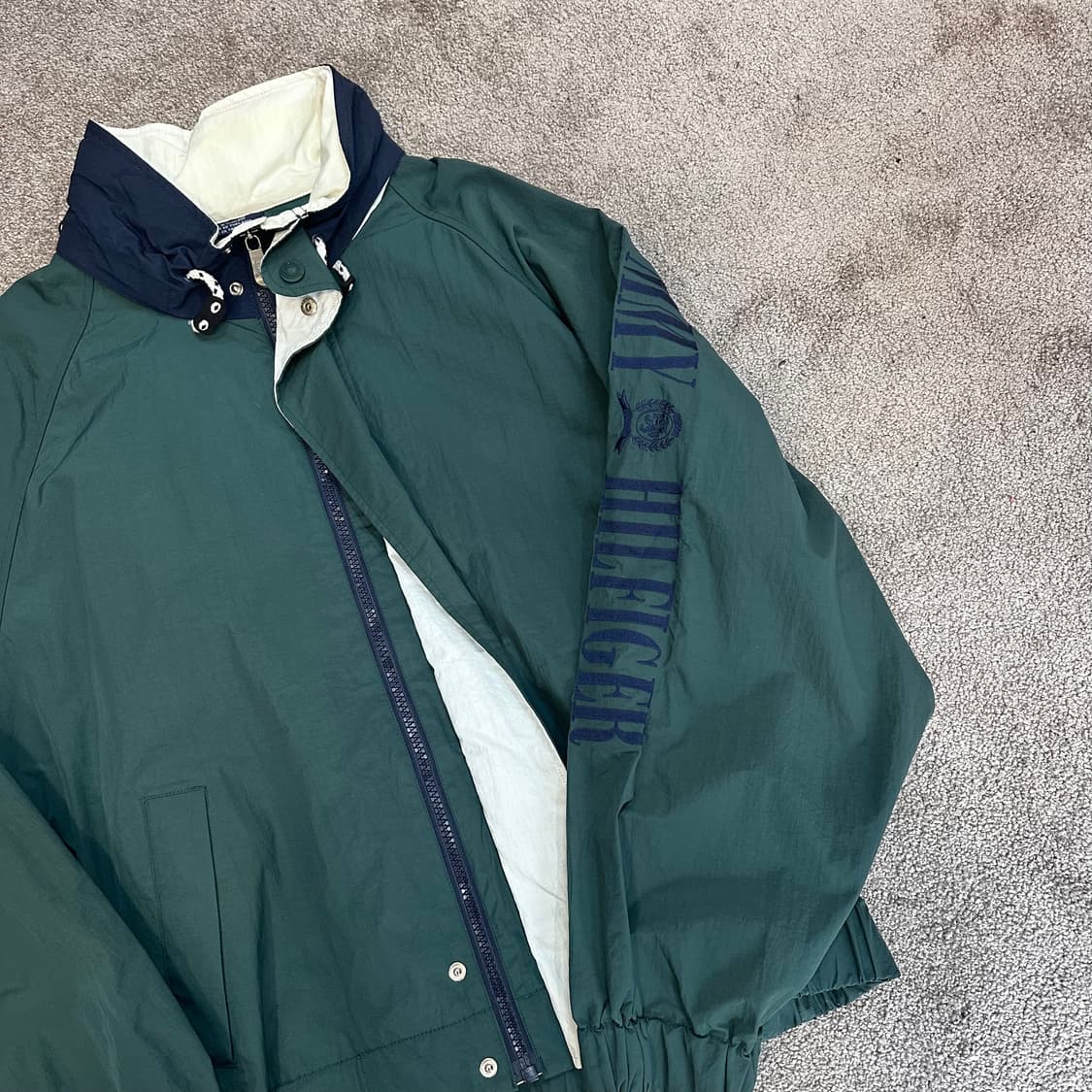 타미힐피거 올드스쿨 스펠아웃 윈드브레이커 자켓2XL 상품이미지2