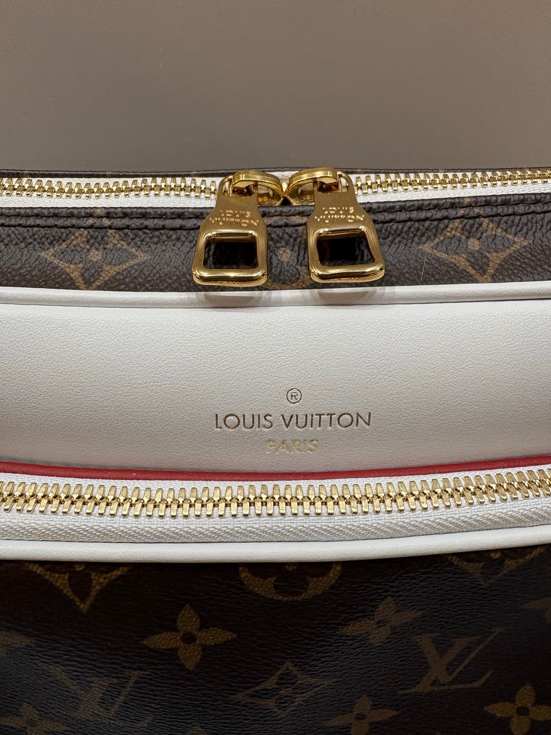 루이비통 x NBA 닐 메신저백 상품이미지3