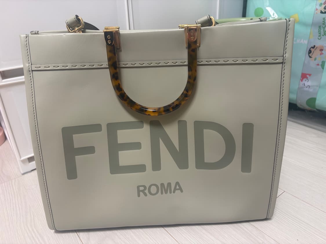 펜디 션샤인 토트백 미디움 가방 ⭐️ 상품이미지1