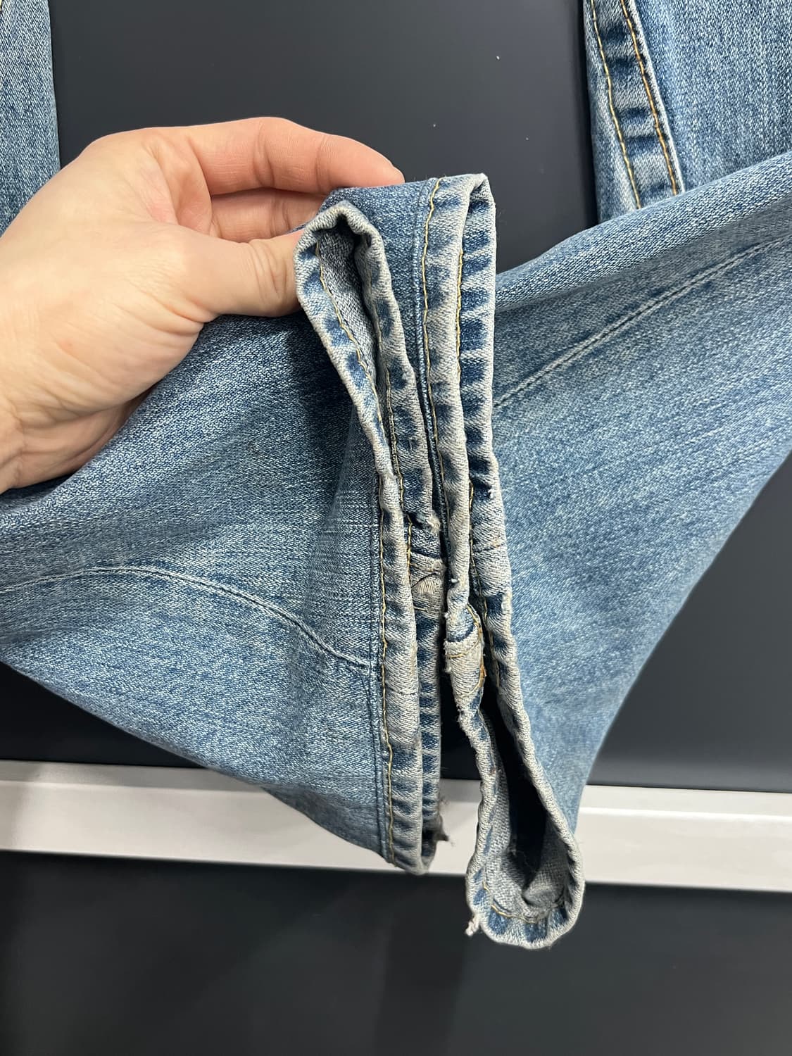 True Religion 트루릴리전 조이 나팔핏 부츠컷 연청 데님 팬츠 상품이미지4