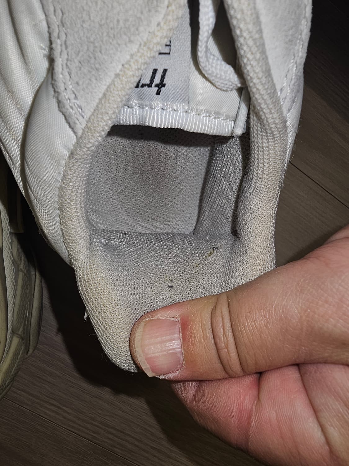 발렌시아가 트리플S 스니커즈 화이트 상품이미지8