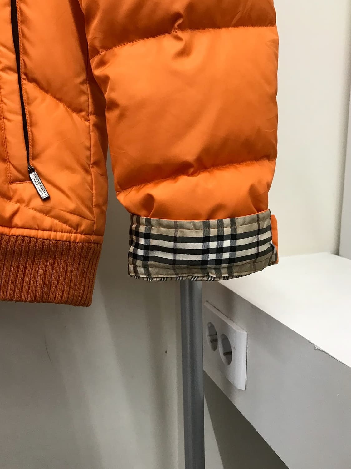 버버리 로고 구스다운 패딩 상품이미지5