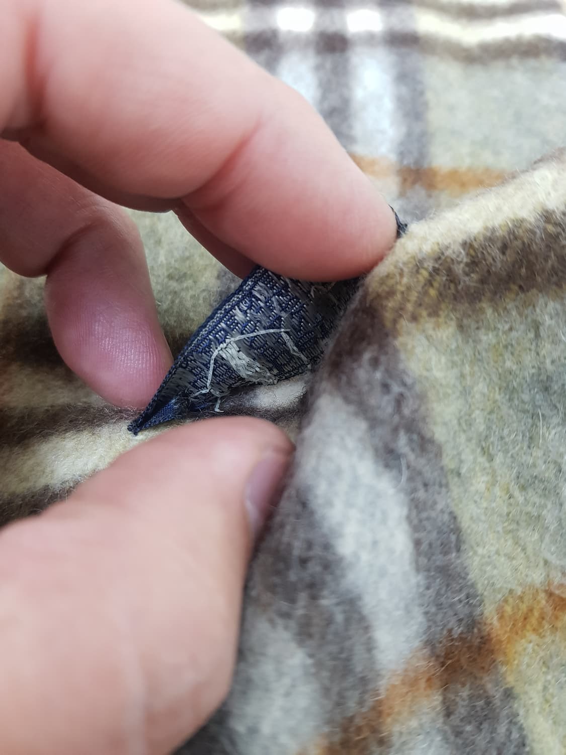 [정품] 버버리 캐시미어 머플러 클래식 체크 상품이미지3