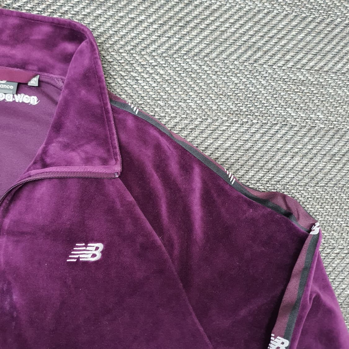 뉴발란스 벨벳 간절기 집업자켓 남자105 상품이미지4