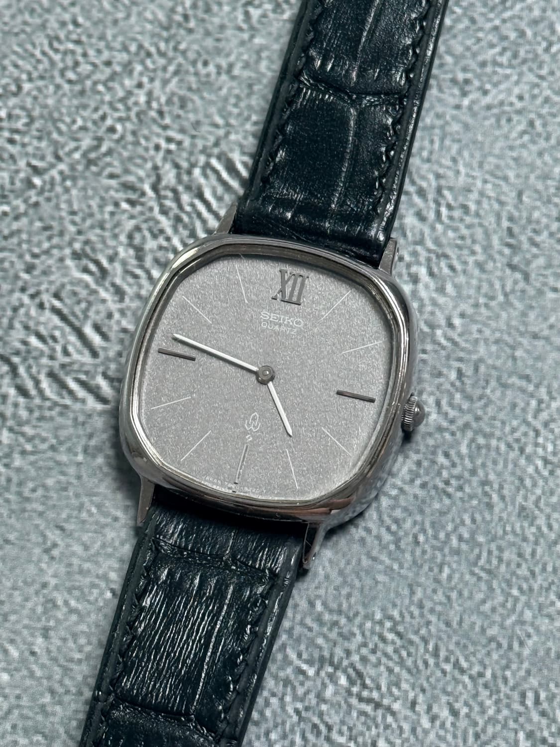 세이코 Seiko 스퀘어 쿼츠 그레이 상품이미지1