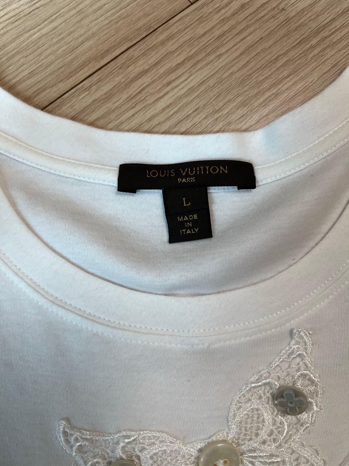 루이비통 레이스 장식 흰색 티셔츠 L 정품 상품이미지7