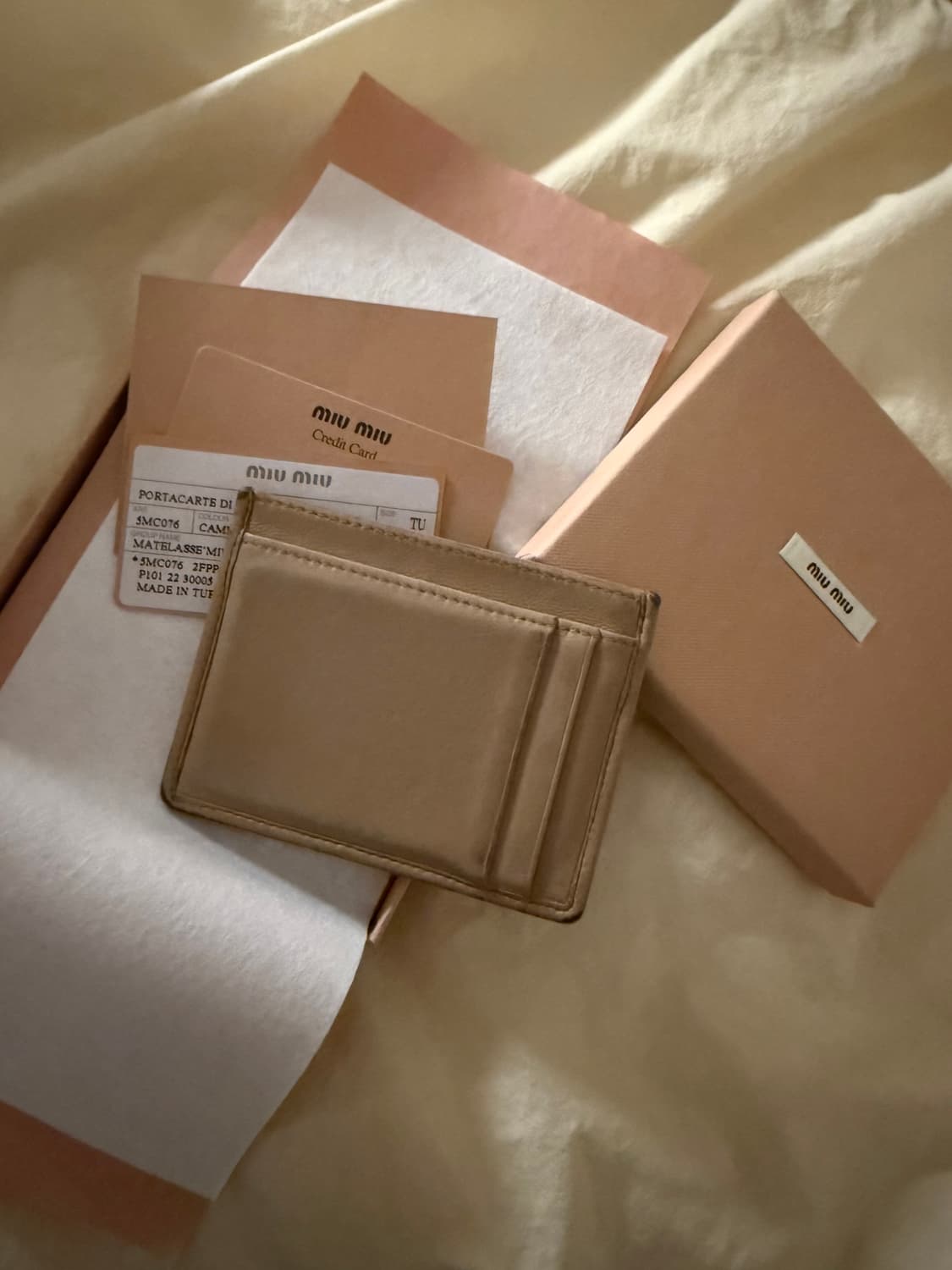 미우미우 마테라세 카드지갑 카메오 상품이미지2
