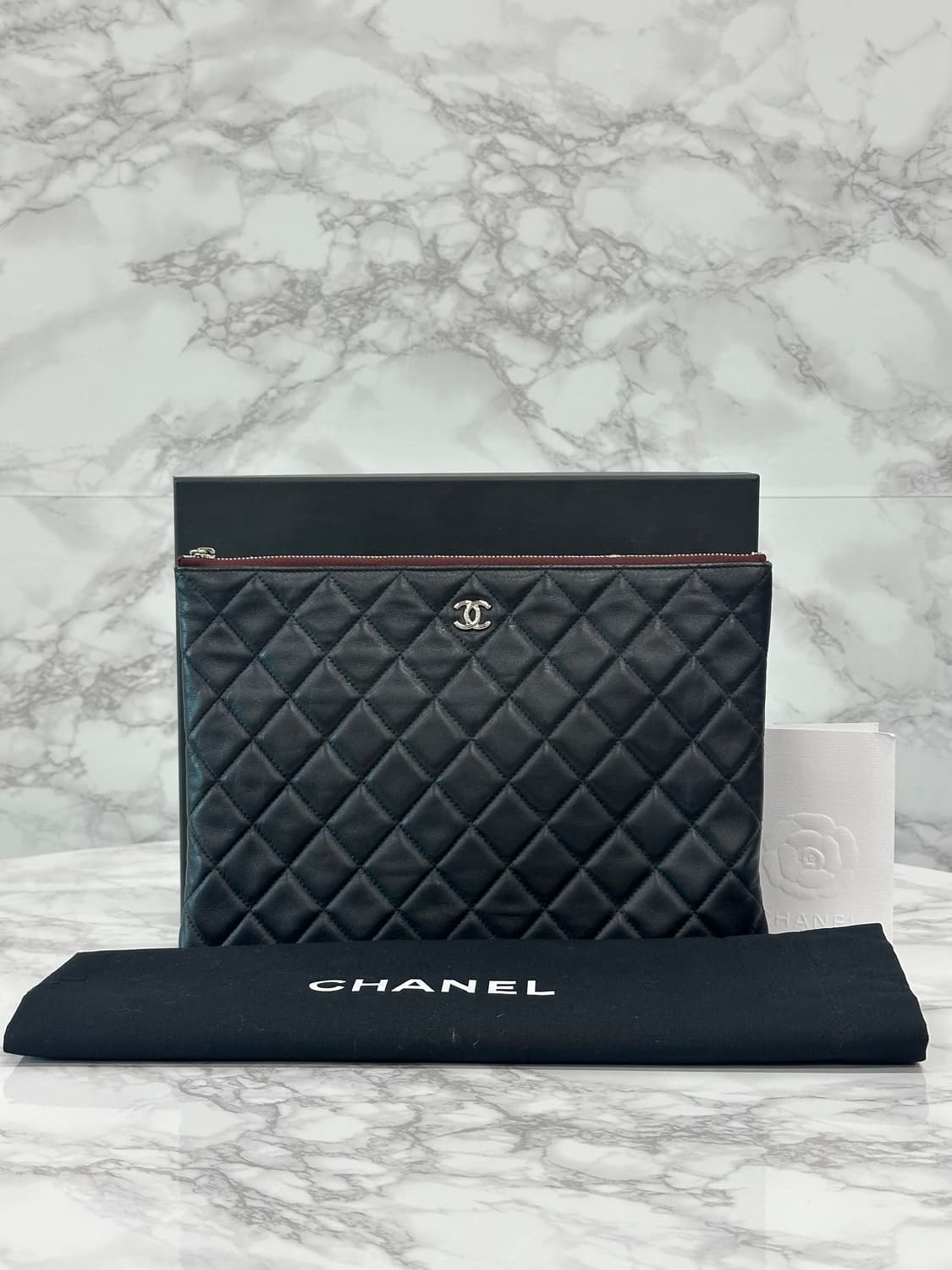 [풀구성] 샤넬 클래식 미디움 카프스킨 실버 클러치 상품이미지1