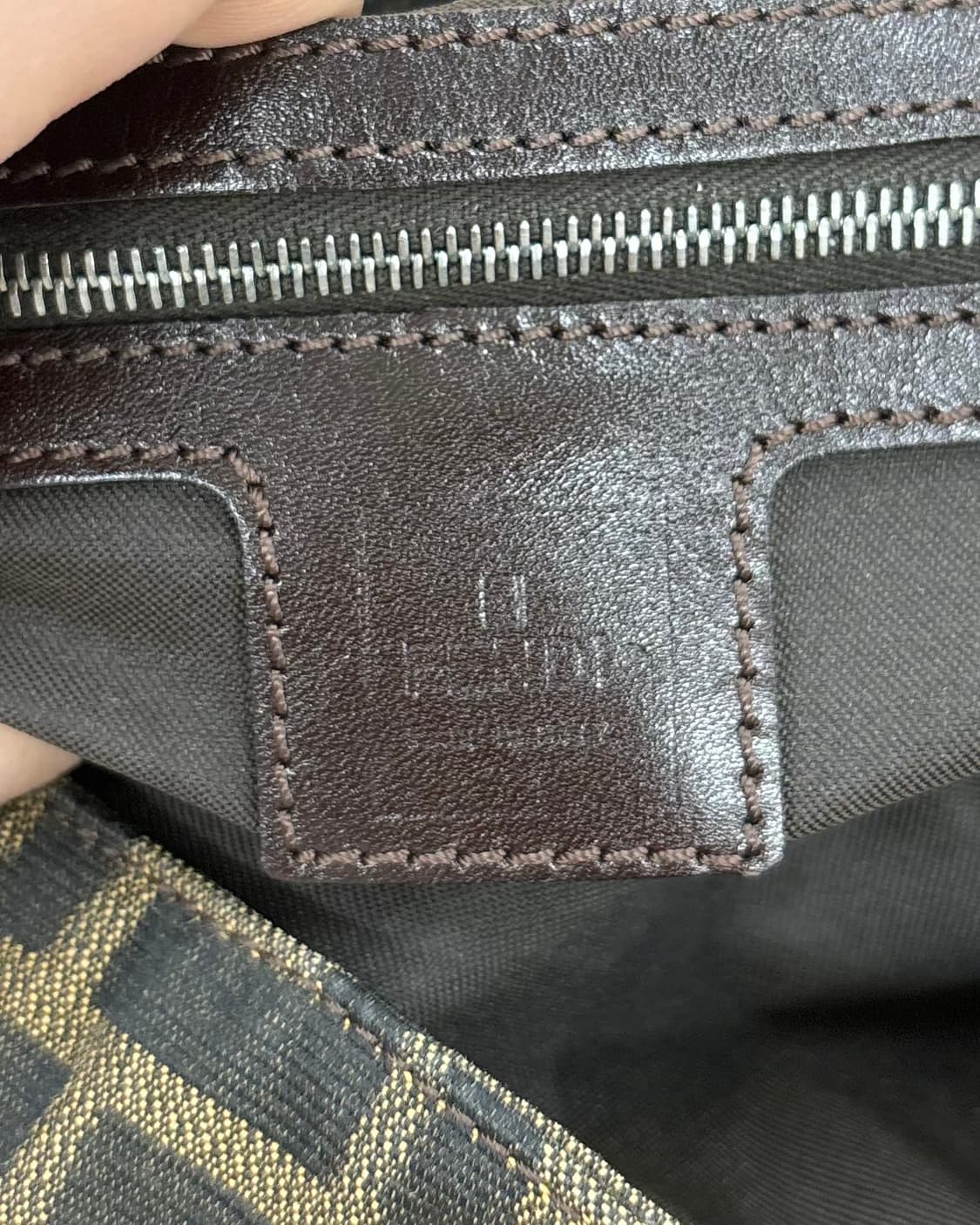 펜디 브라운 주카 패턴 바게트 숄더백 상품이미지7