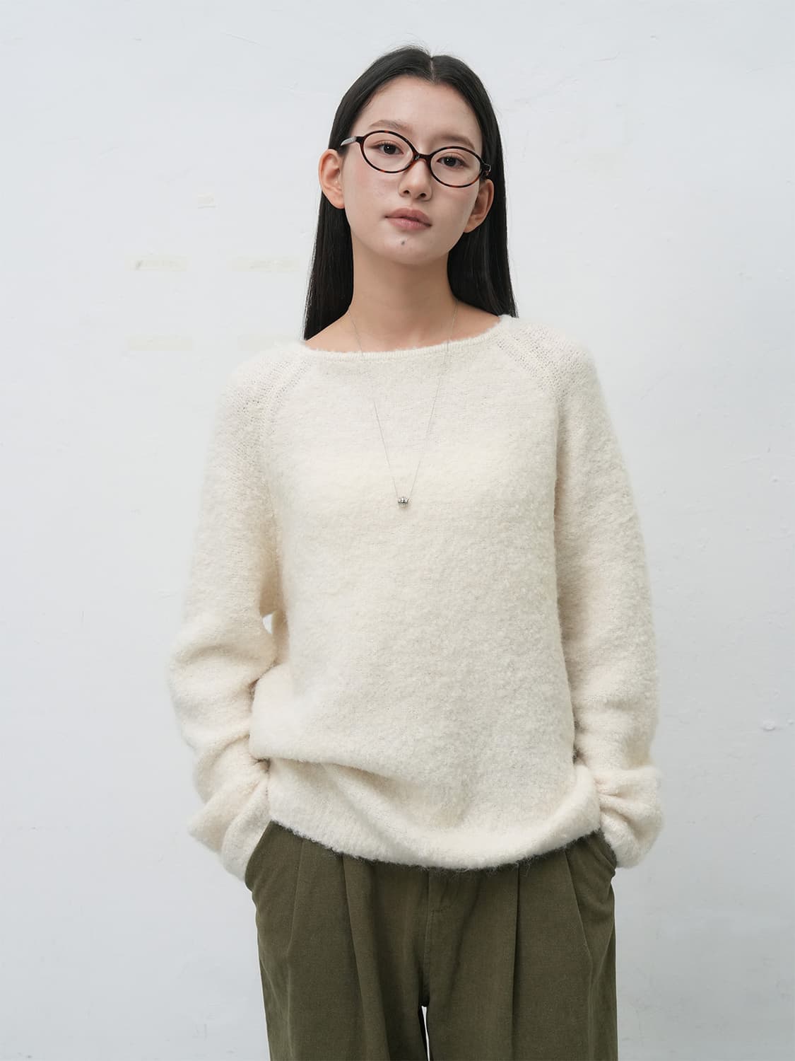 제너럴 아이디어 넥 워머 루즈핏 부클 니트 상품이미지1