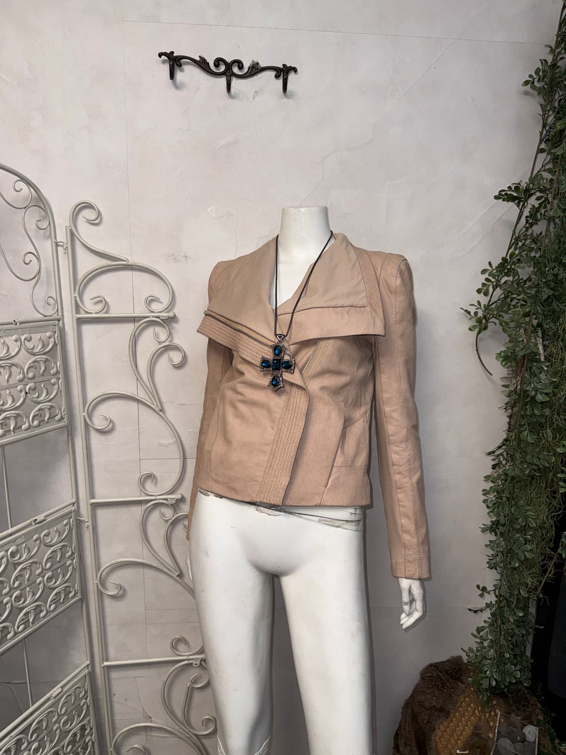 Maje pink lamb skin suede high neck jk 상품이미지8