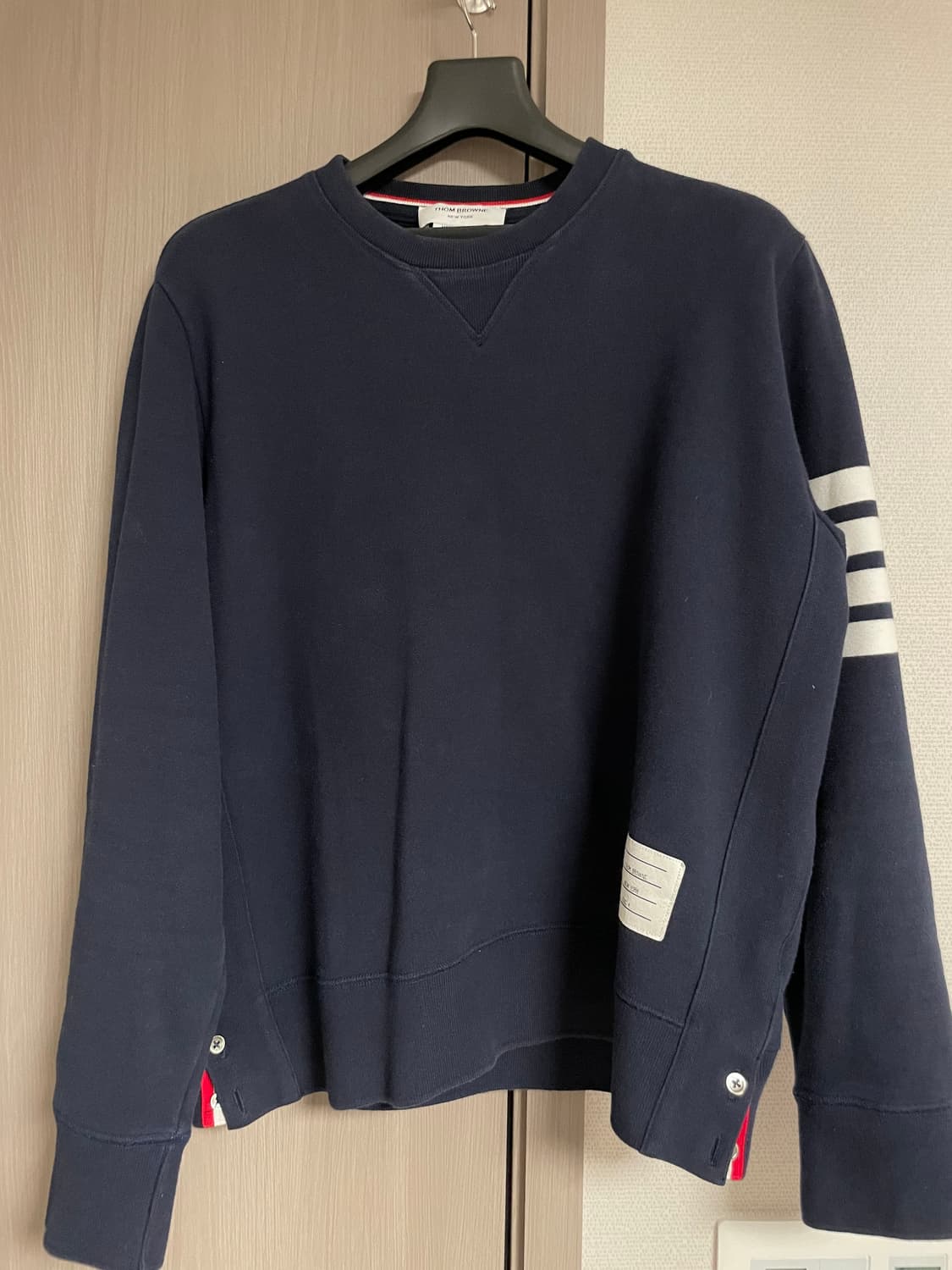 톰브라운 네이비 사선 맨투맨 4사이즈 상품이미지1