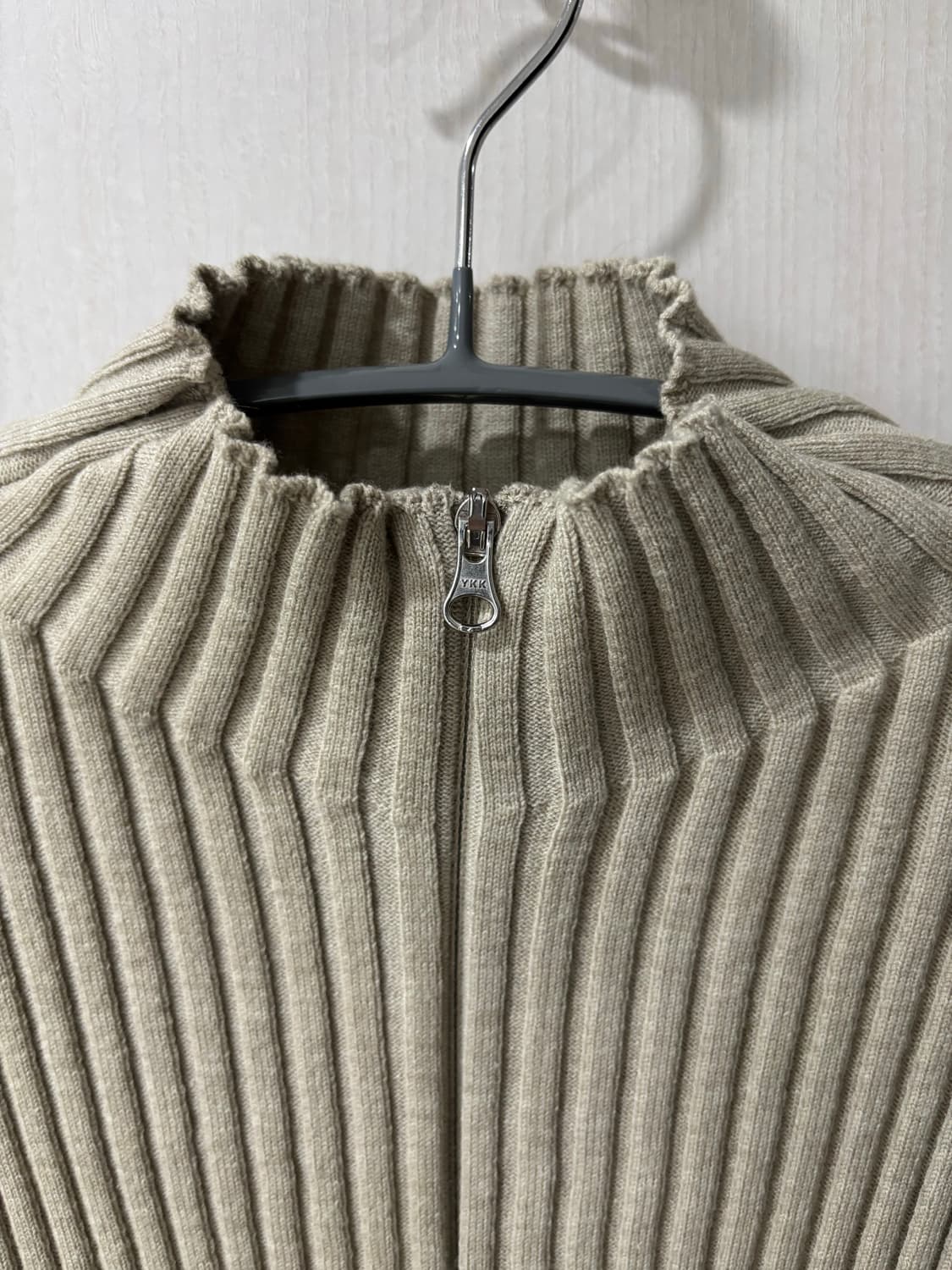 AMOMENTO 아모멘토 high neck zip-up 상품이미지4