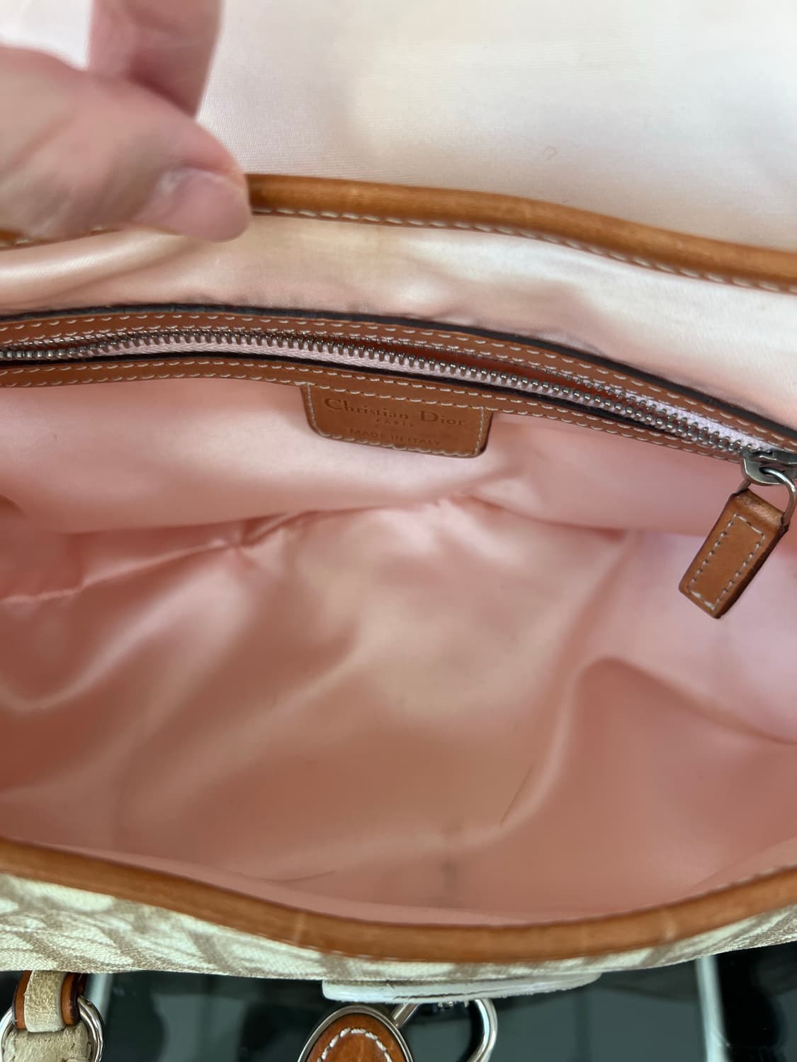 디올 로맨틱 트로터 하트 참 숄더백 상품이미지8