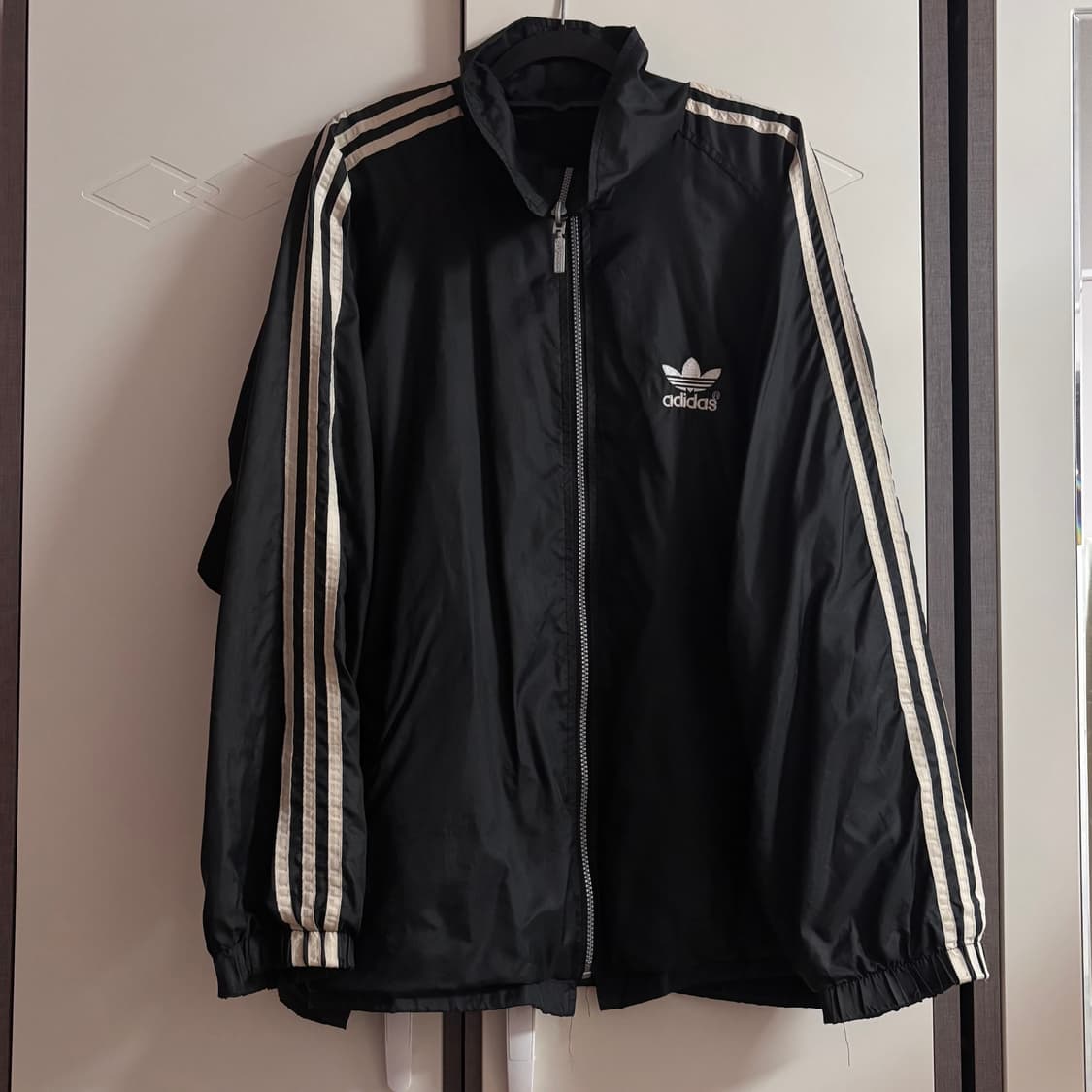 (택포) 아디다스 파이어버드 빅로고 바람막이 상품이미지2