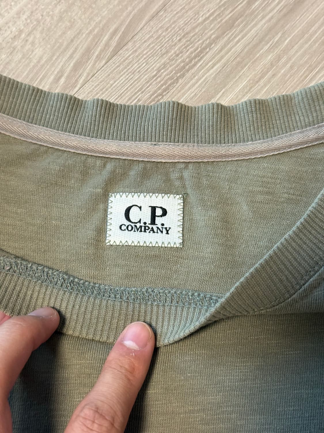 CP컴퍼니 렌즈 맨투맨 상품이미지3