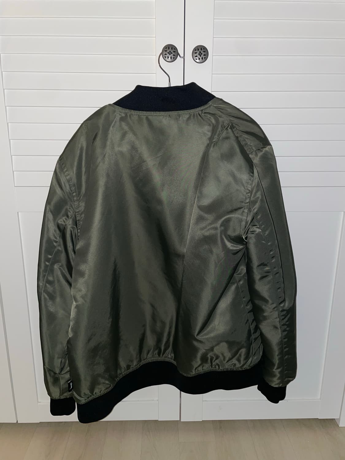 스투시 플라이트 사틴 붐버 재킷 올리브 상품이미지4