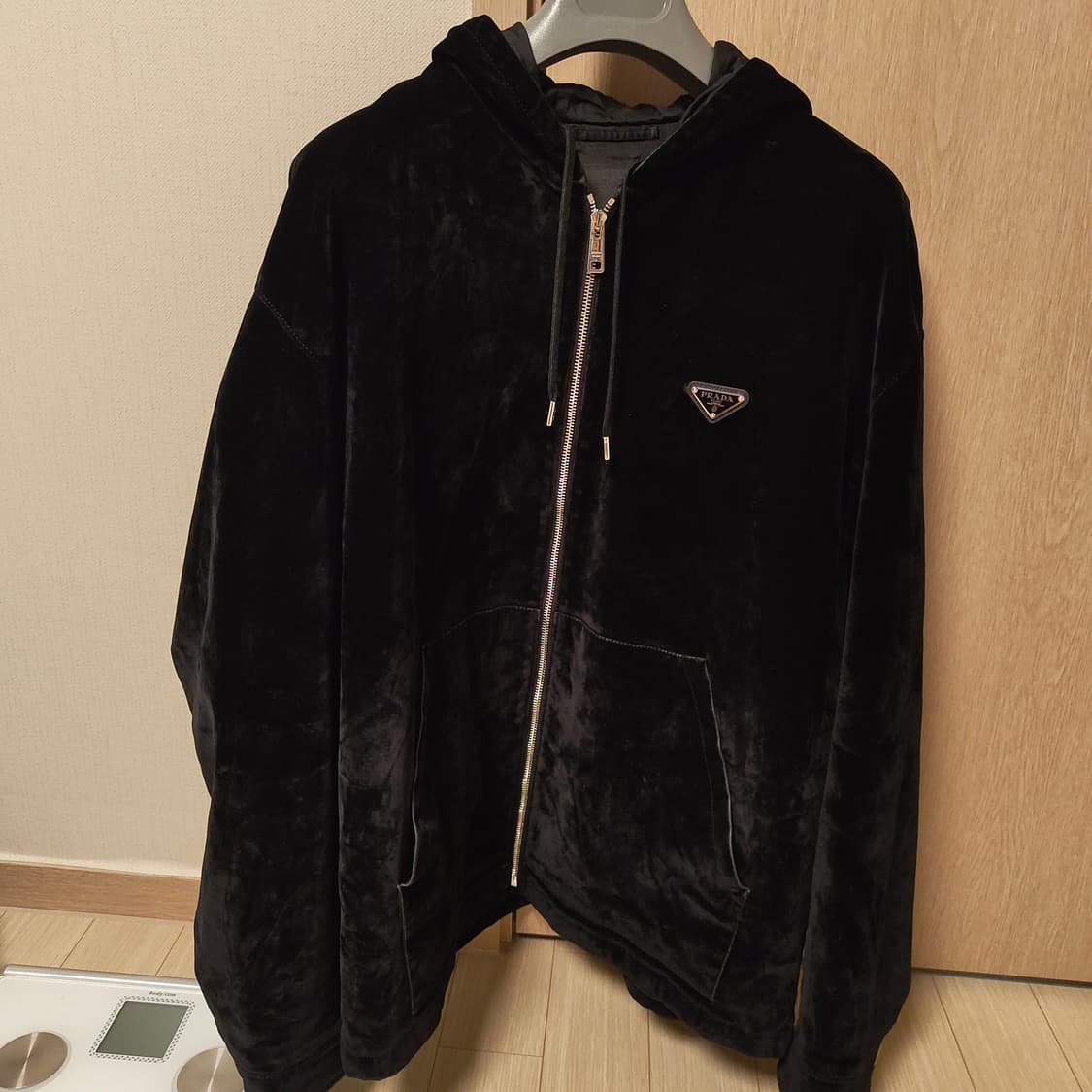 프라다 벨벳 후드 자켓 XXL 블랙 상품이미지1