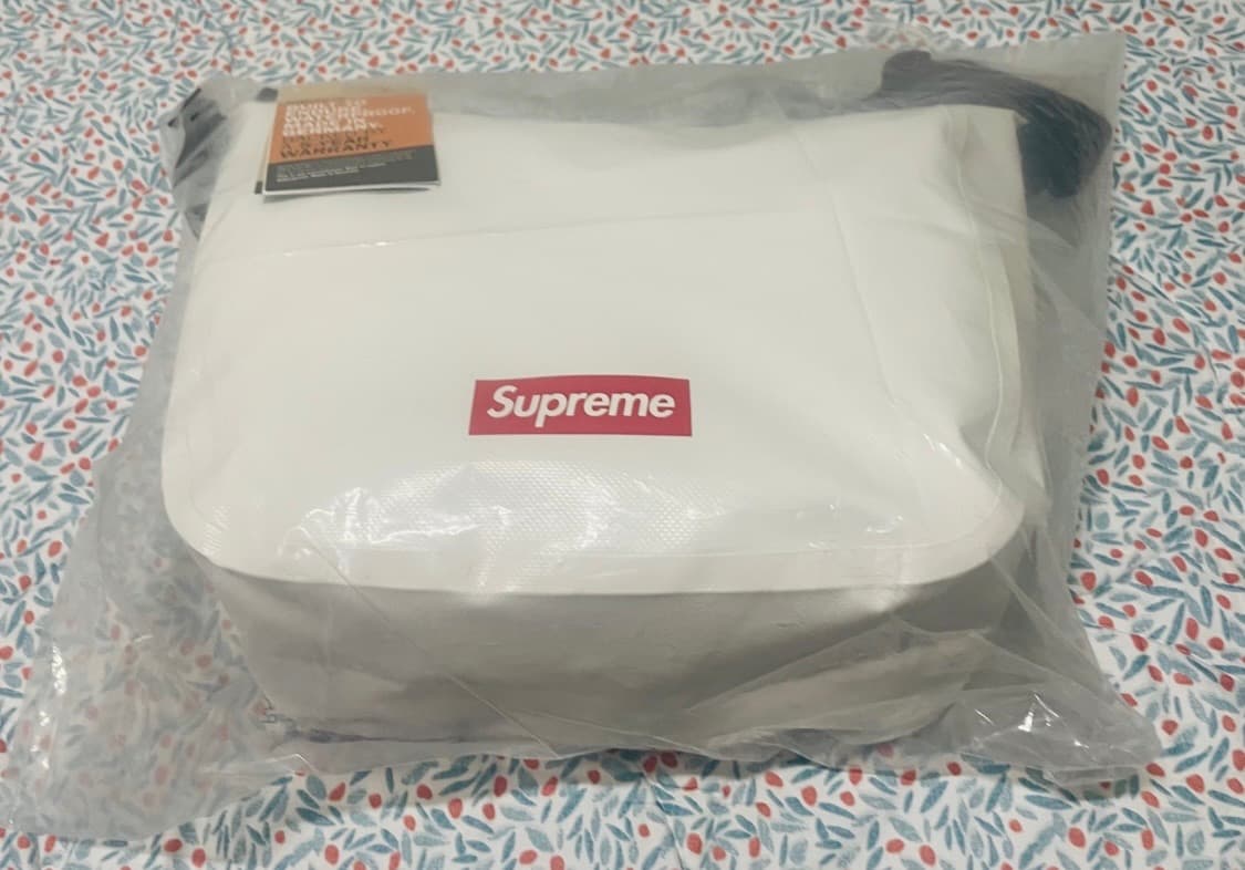 슈프림x오르트립 스몰 메신저백 화이트(24SS) 상품이미지1