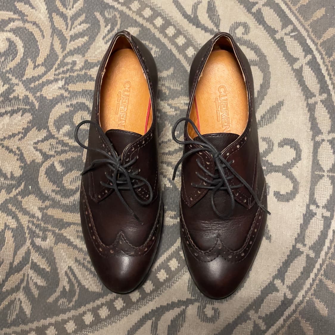 쿠에른 (우먼) 레이스 윙팁 구두   상품이미지3