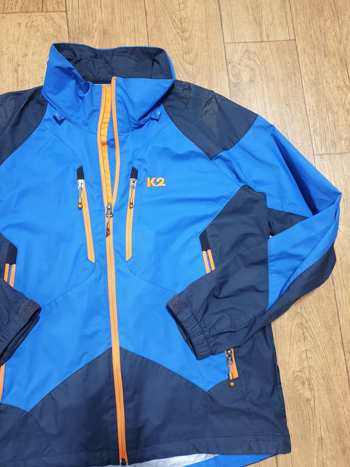 1203 k2 아웃도어 바람막이 95 사이즈입니다 상품이미지3