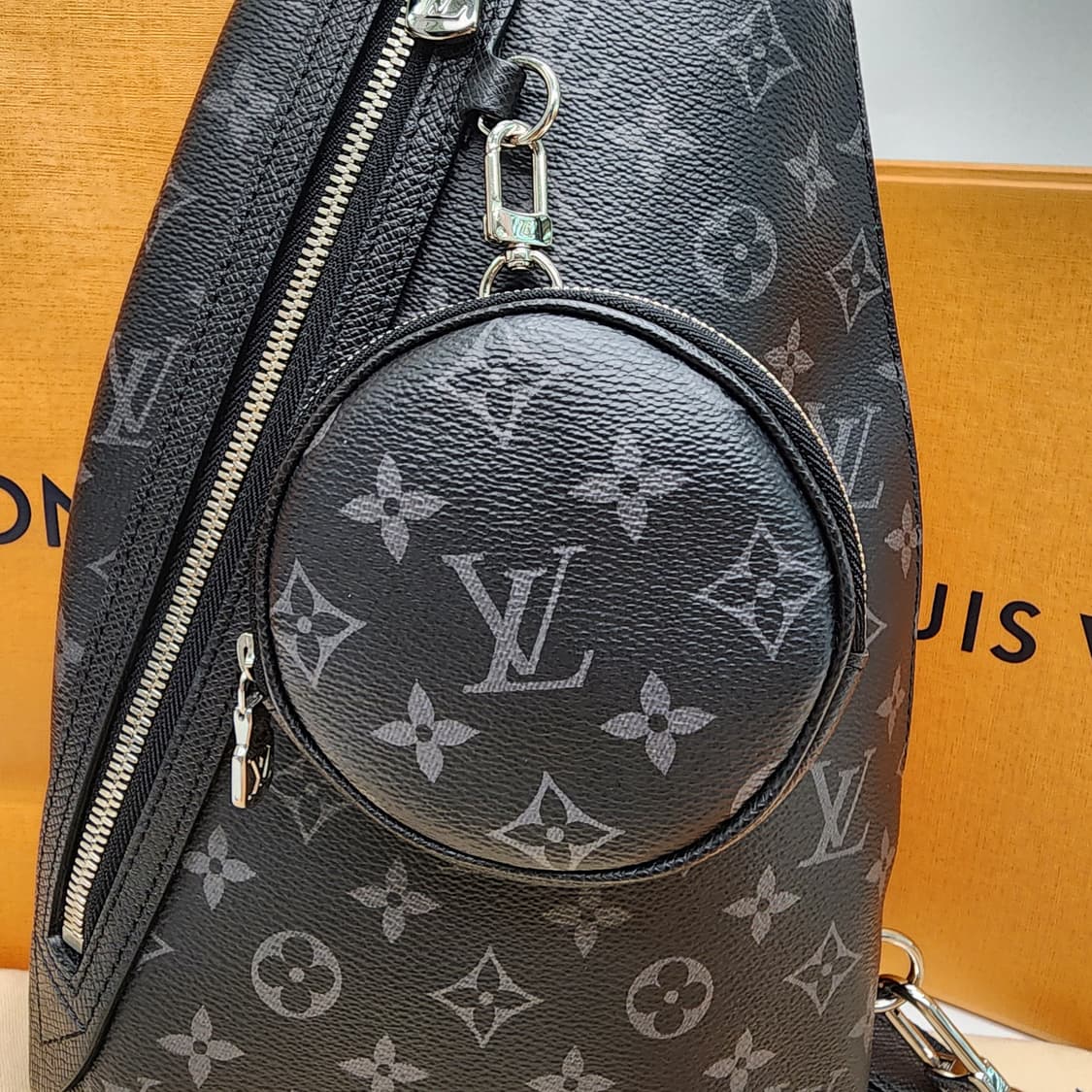 전시품급 루이비통 듀오 슬링백 내장칩 M30936 상품이미지2