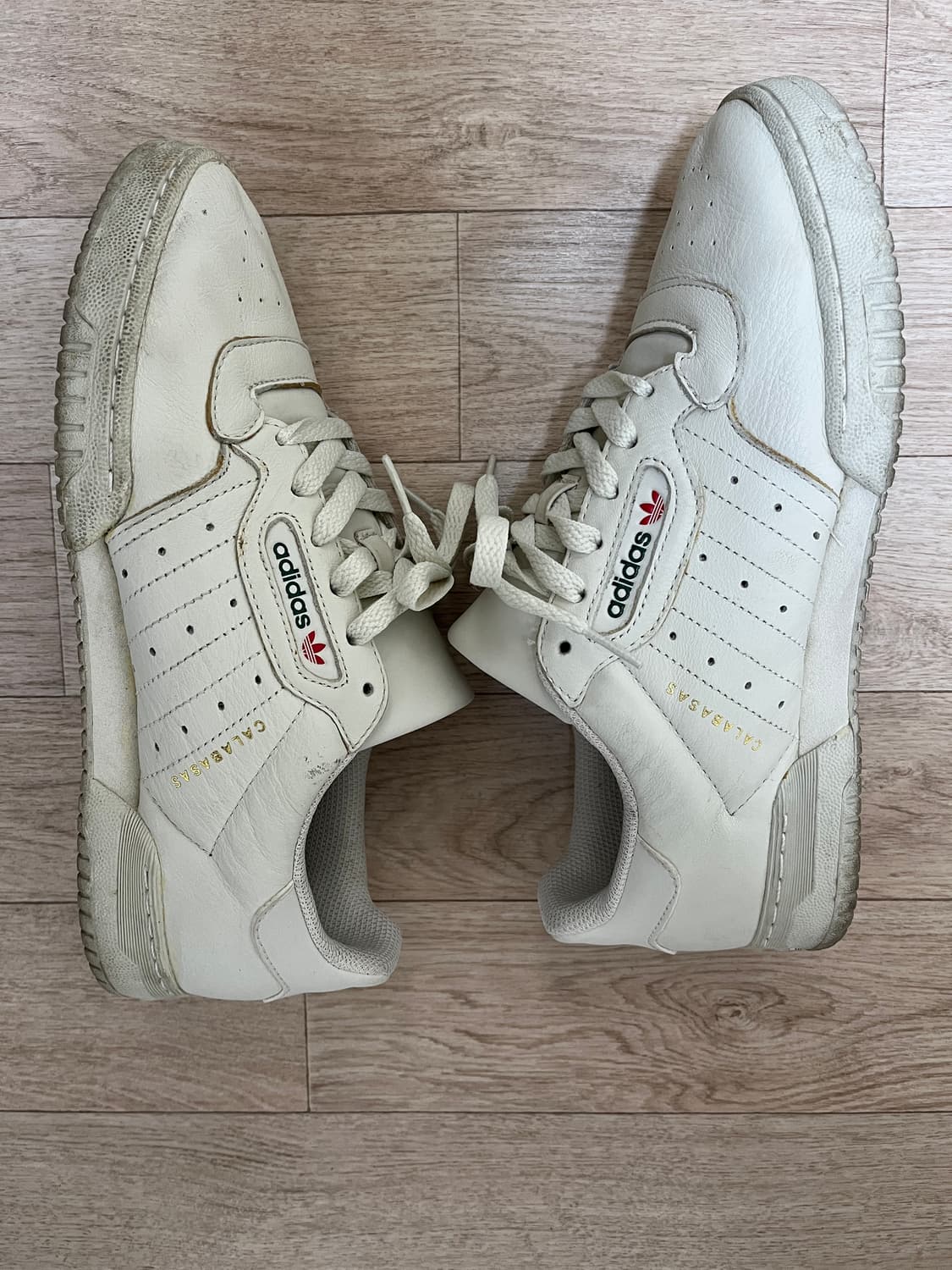 아디다스 칼라바사스 스니커즈 상품이미지2