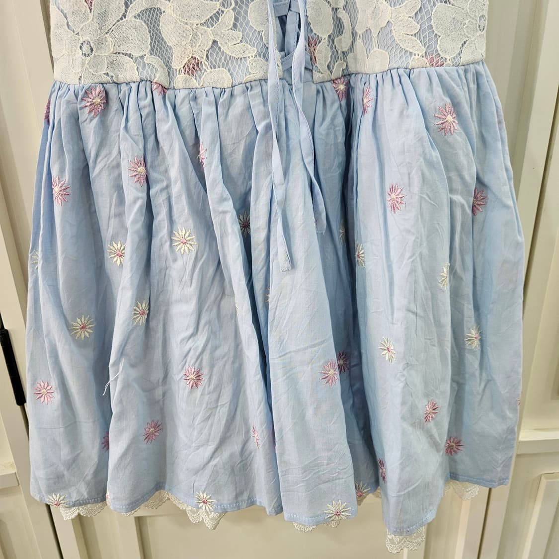 레이스 꽃무늬 하늘색 끈 원피스 상품이미지4