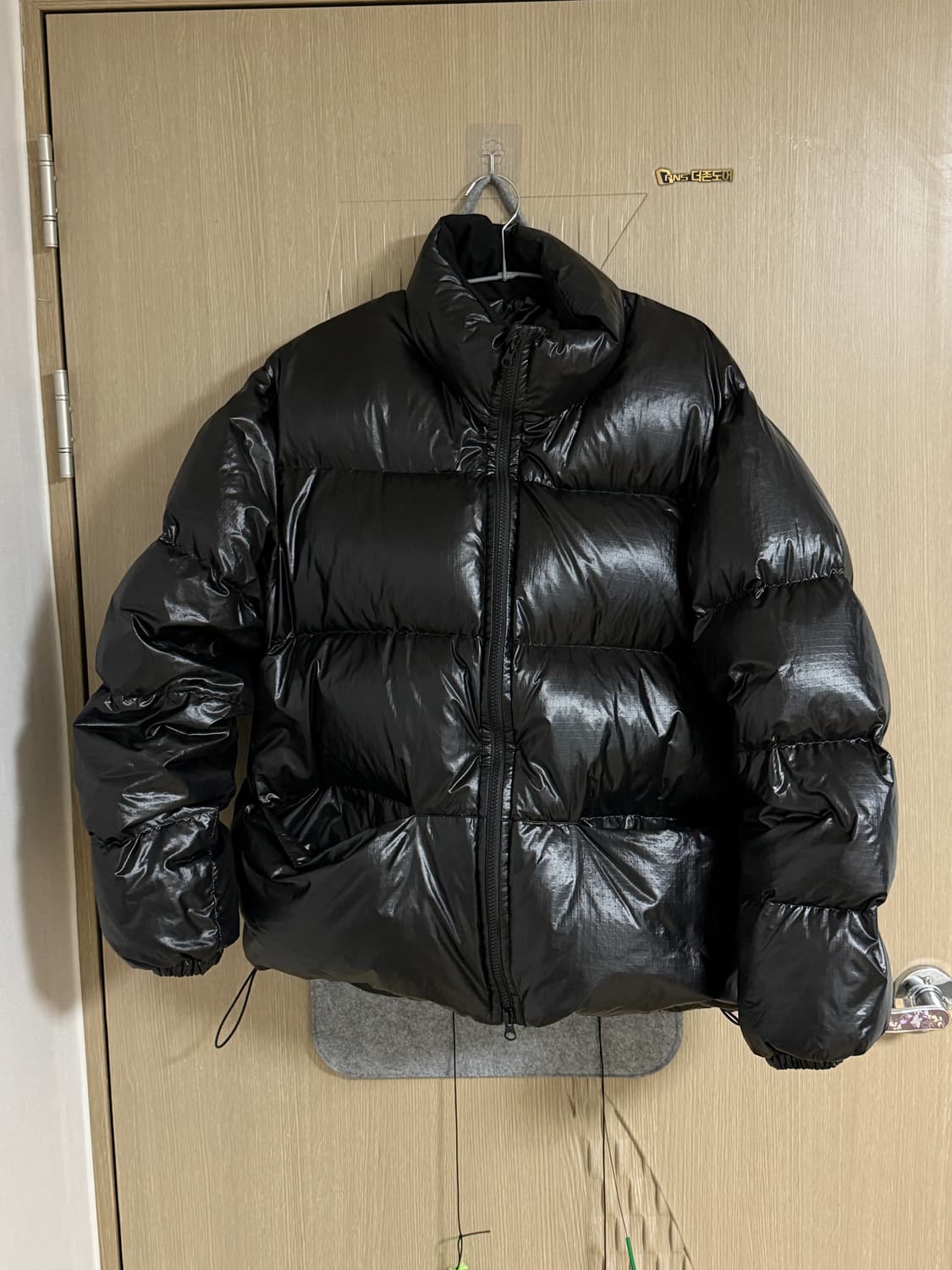 YEAH 글로시패딩 블랙 3사이즈 상품이미지2
