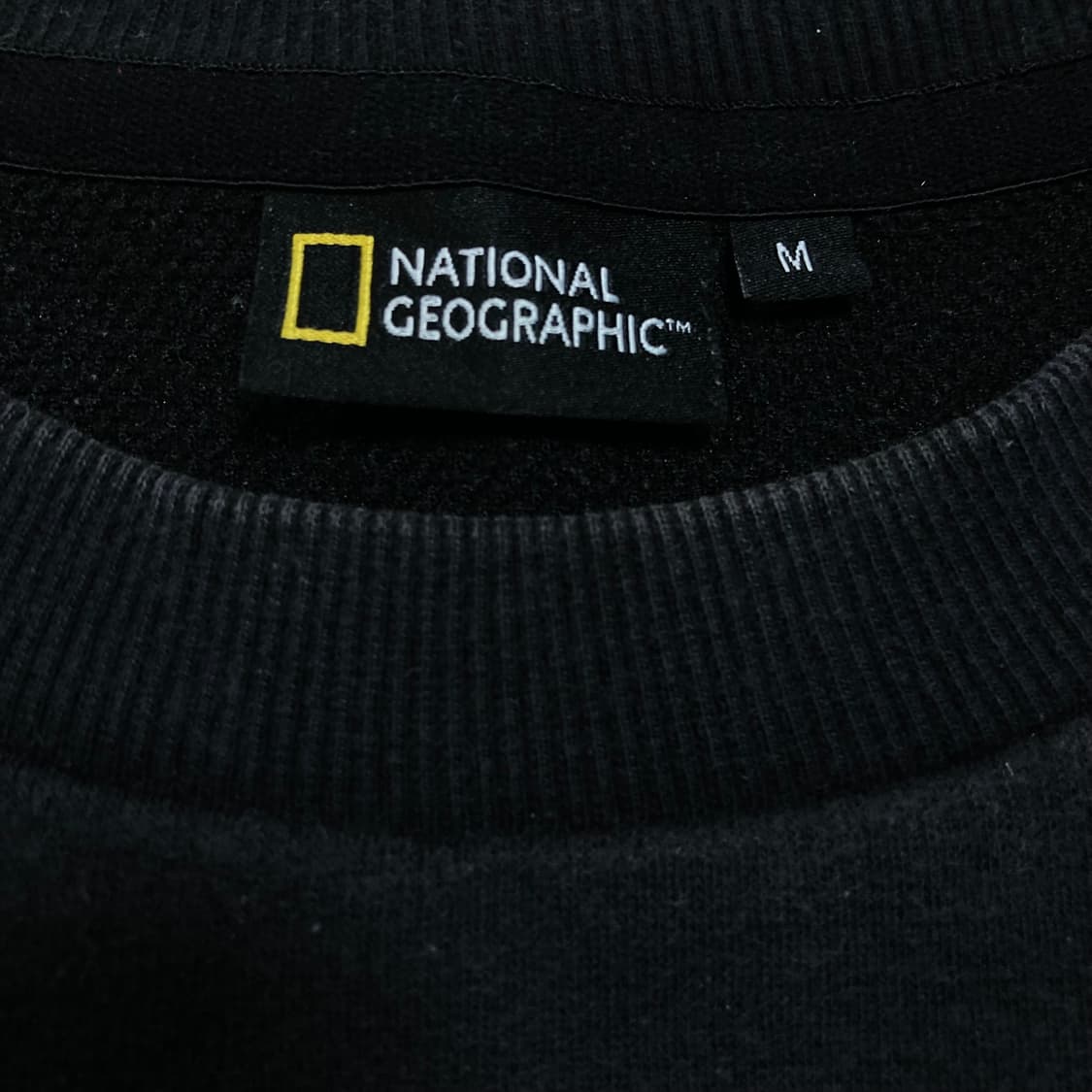 내셔널 지오그래픽 빅로고 블랙 맨투맨 상품이미지3