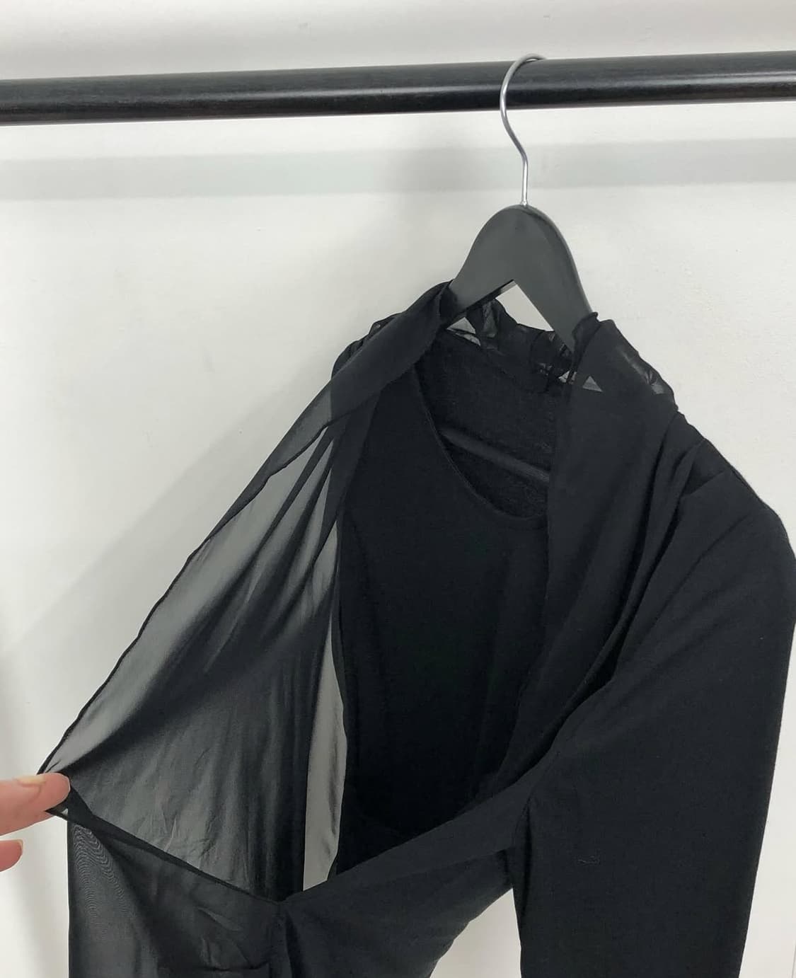 black layered detail top 상품이미지3