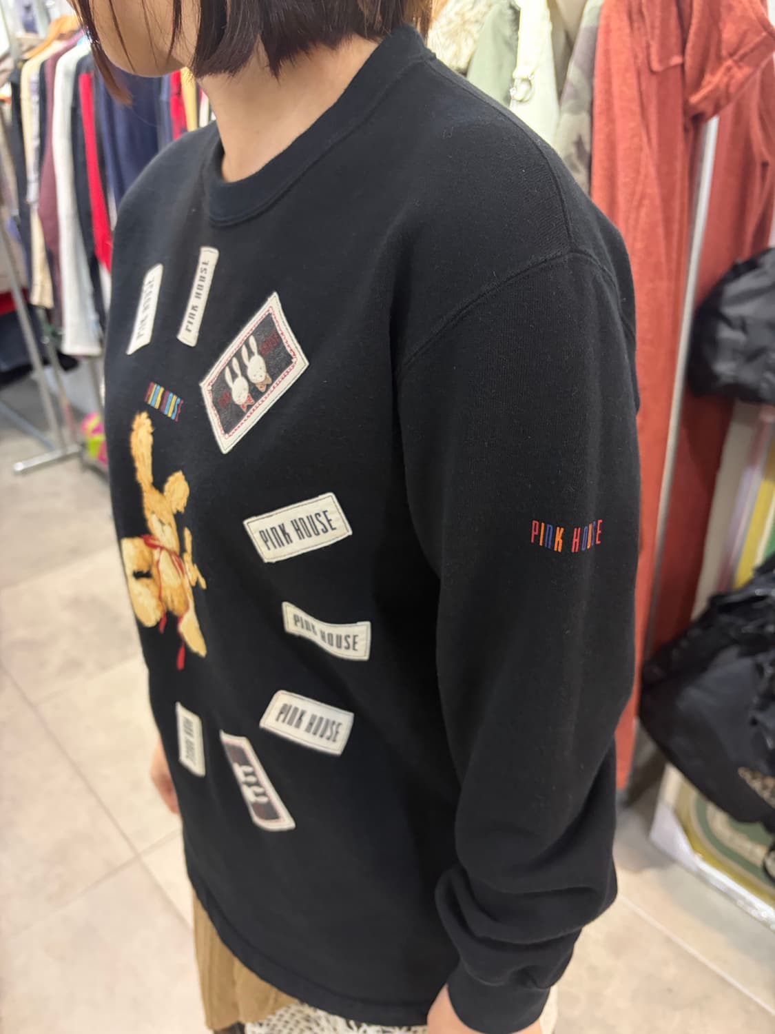 핑크 하우스 로고 패치 프린팅 맨투맨 상품이미지2