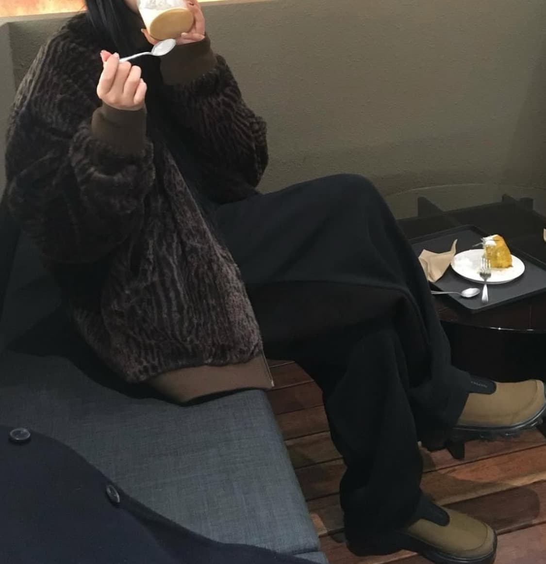 비슬로우 리버시블 퍼 점퍼 브라운 상품이미지4