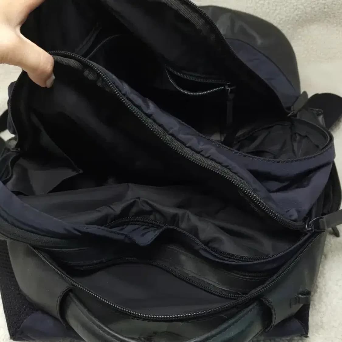 투미(TUMI) 버츄 커리지 백팩 (네이비/블랙)_수납 끝판왕 상품이미지5