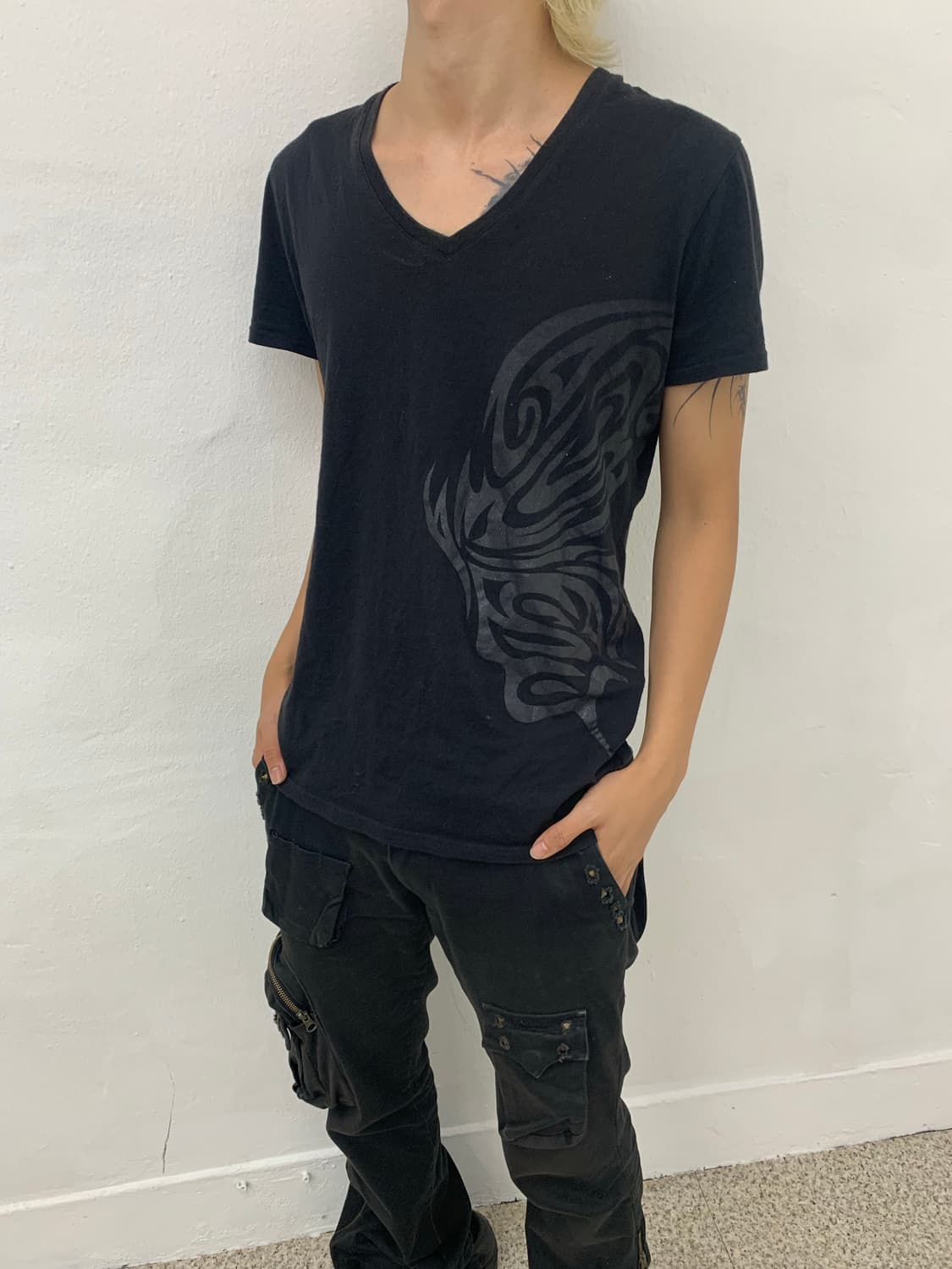 Murder license tribal v-neck t   상품이미지5