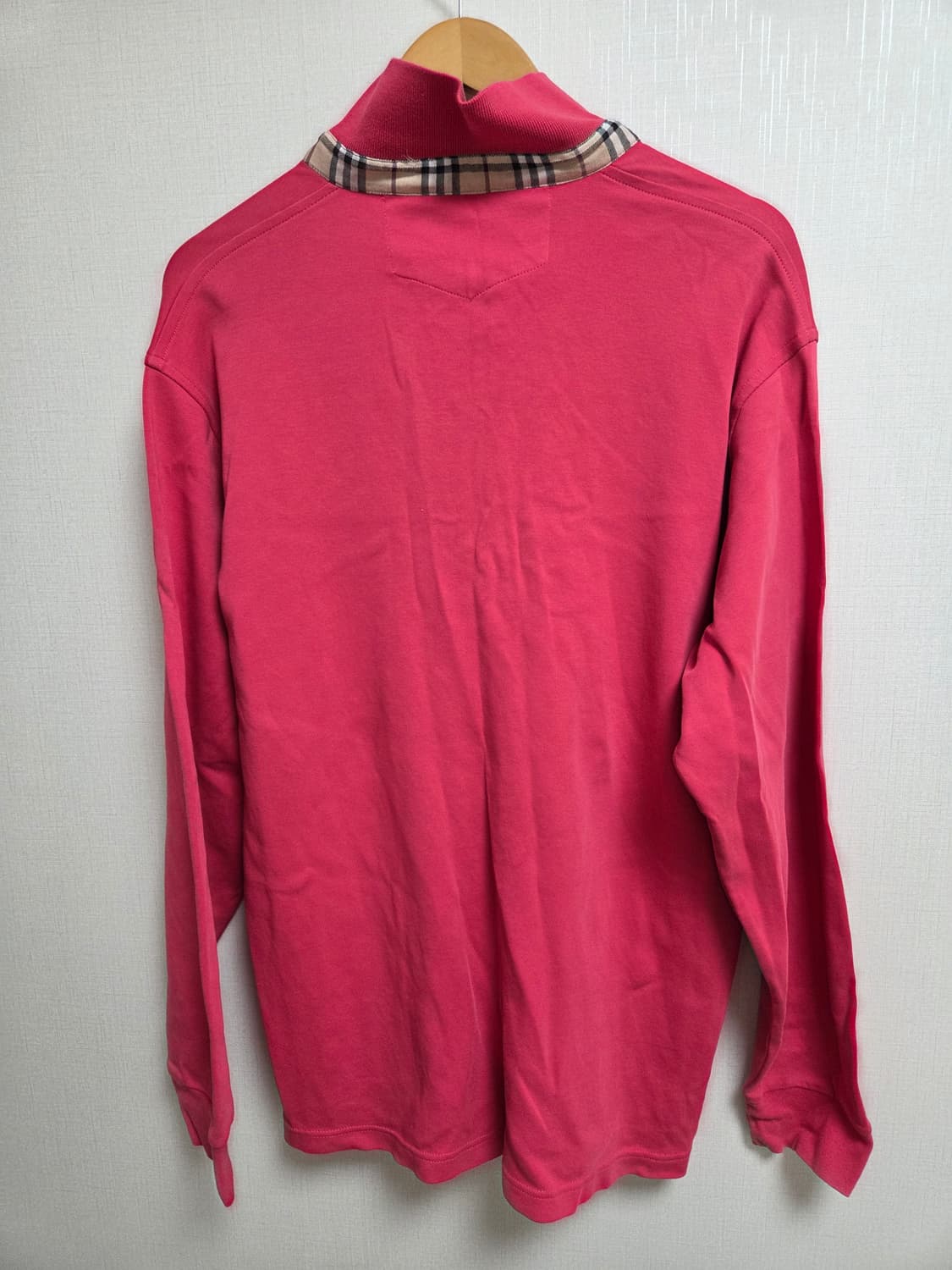 버버리 런던 핫핑크 긴팔 카라티 100정도 레플리카 상품이미지8