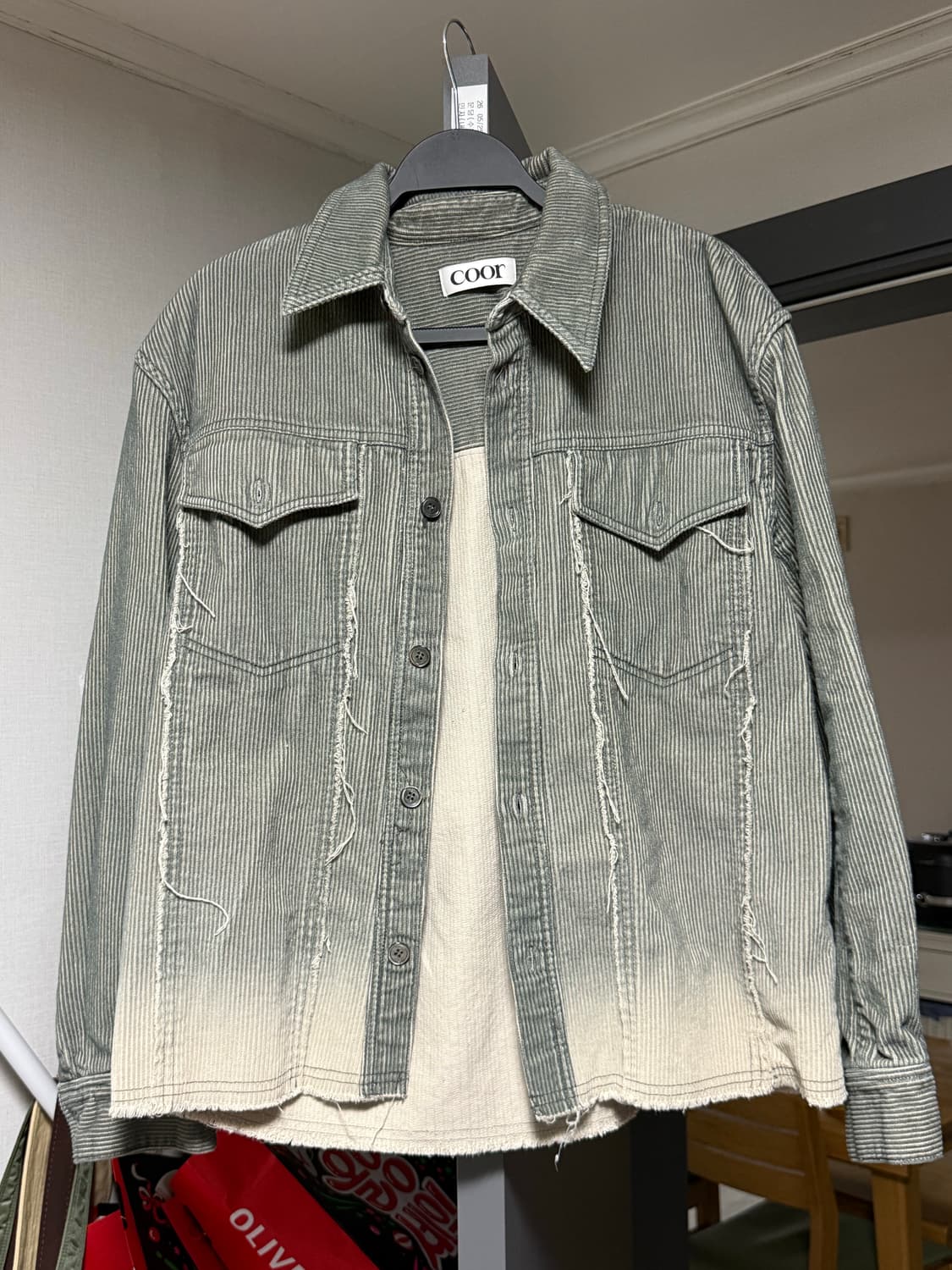 쿠어 그라데이션 프린티드 크롭 셔츠 (투톤그레이) coor 상품이미지4