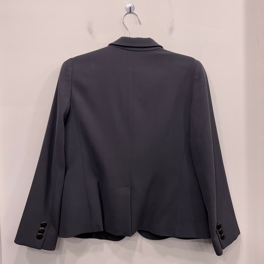 아르마니 콜레찌오니 쓰리버튼 크롭 블레이져 상품이미지5