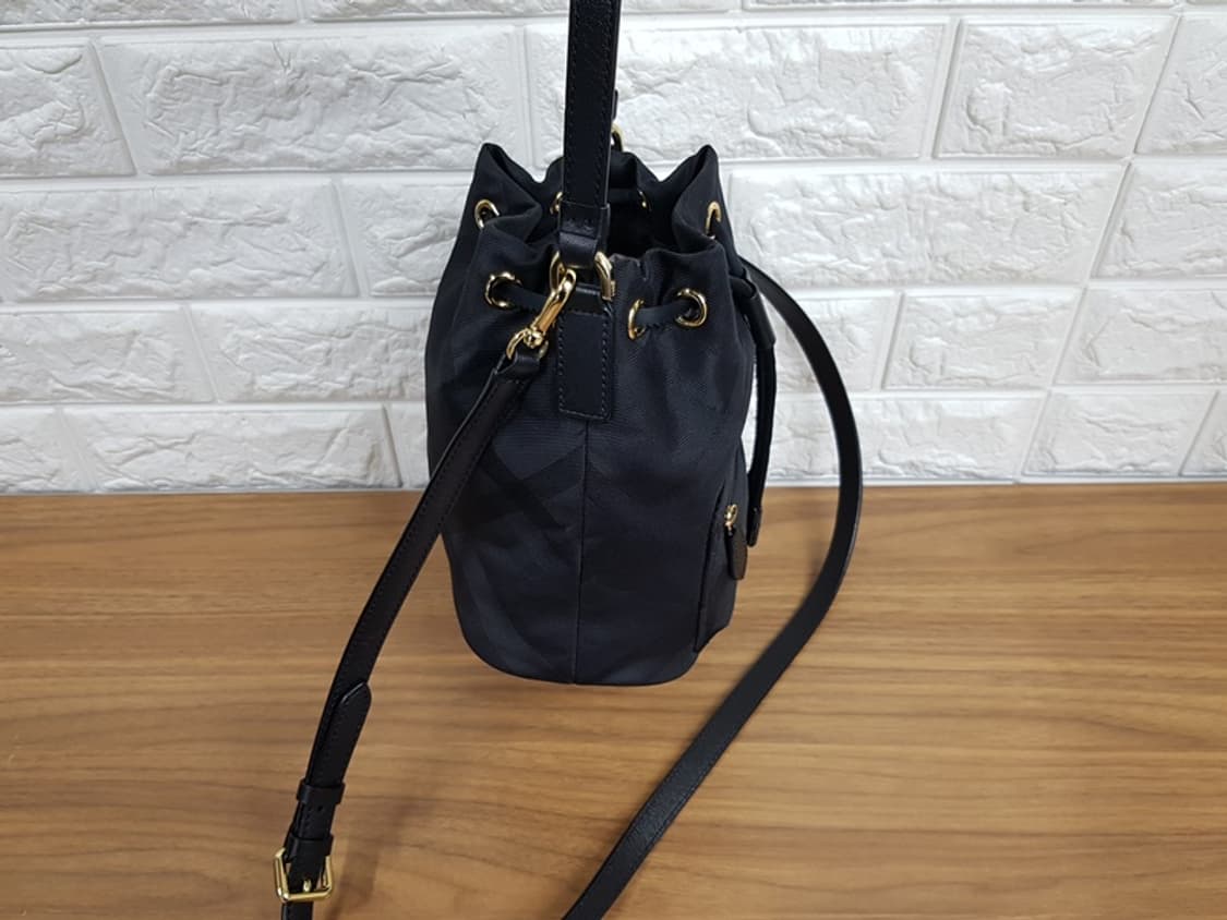 닥스 버킷백 (토트백 & 크로스백)스몰사이즈 상품이미지4