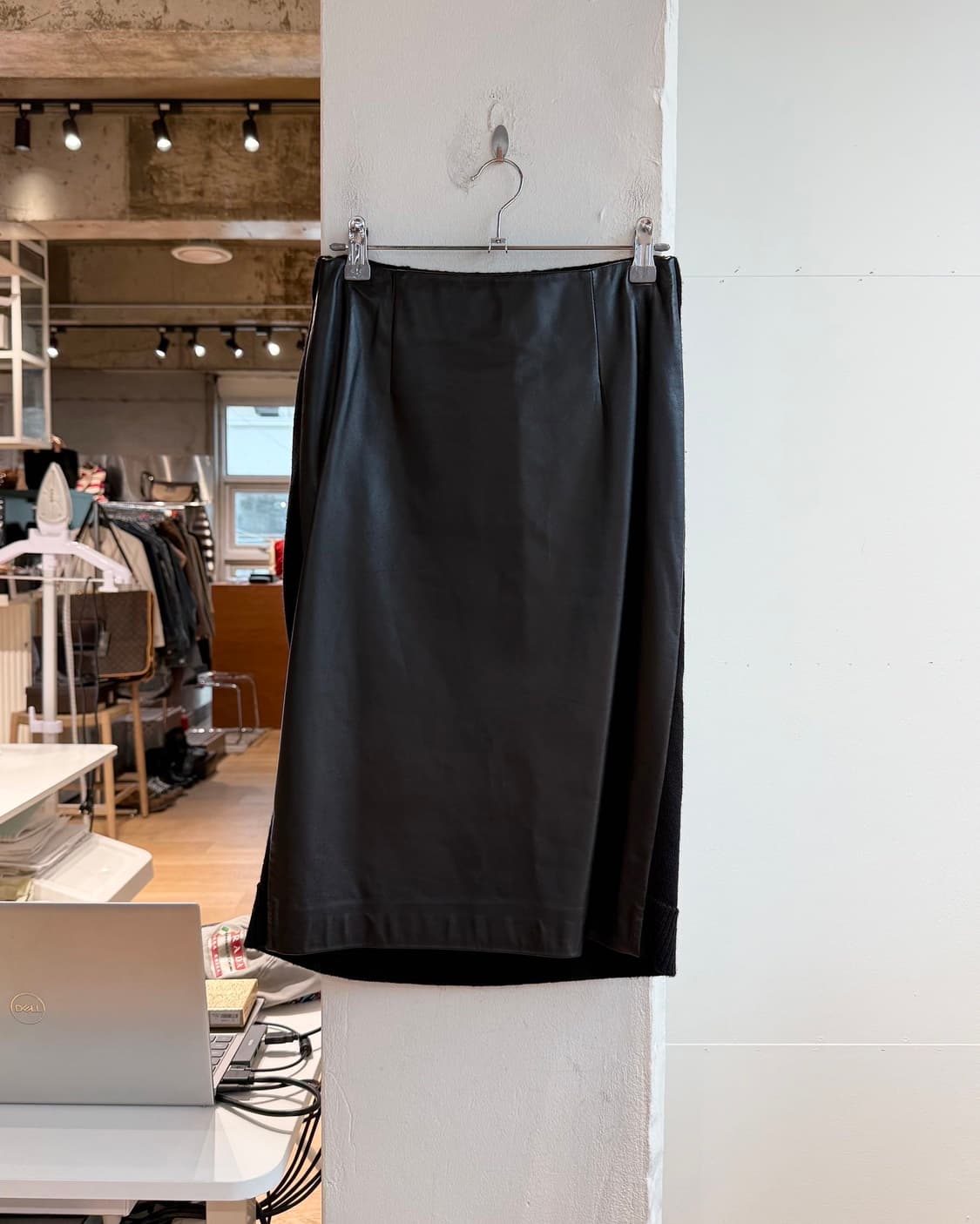 메종 마르지엘라 블랙 하프레더 미디스커트  상품이미지2