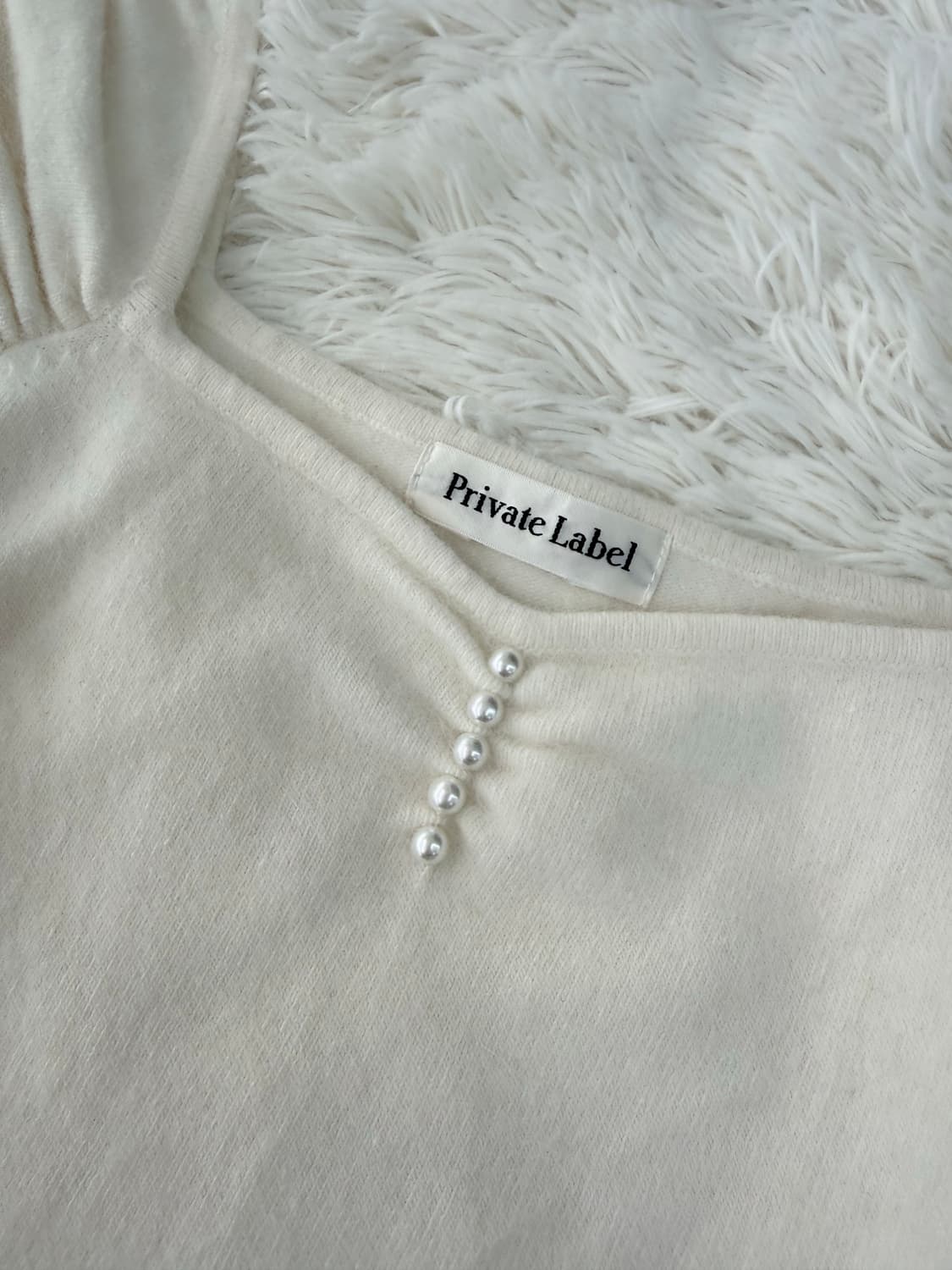 퍼 엔젤릭 화이트 니트 탑 상품이미지3