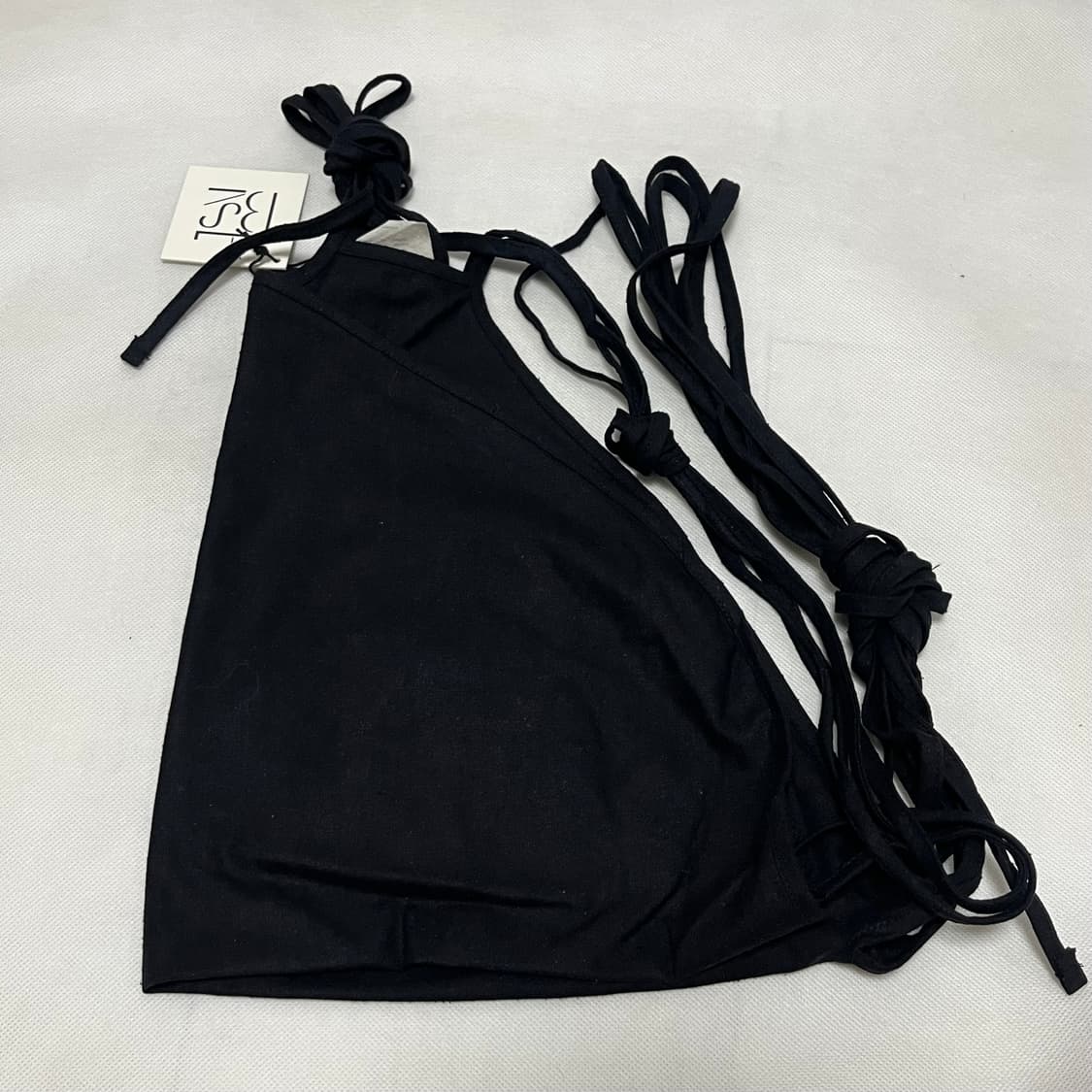 [XS,M]베이스레인지 25ss Mar 스트랩 슬리브리스 탑/블랙 상품이미지3