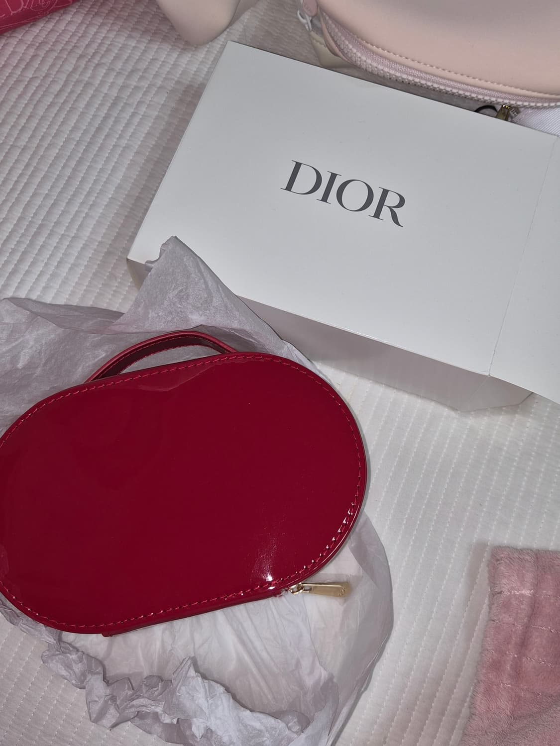 디올 뷰티 파우치 레드 에나멜 새상품 상품이미지2