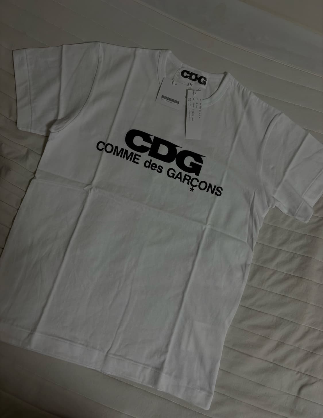 꼼데가르송 CDG 반팔 화이트 새상품 상품이미지2