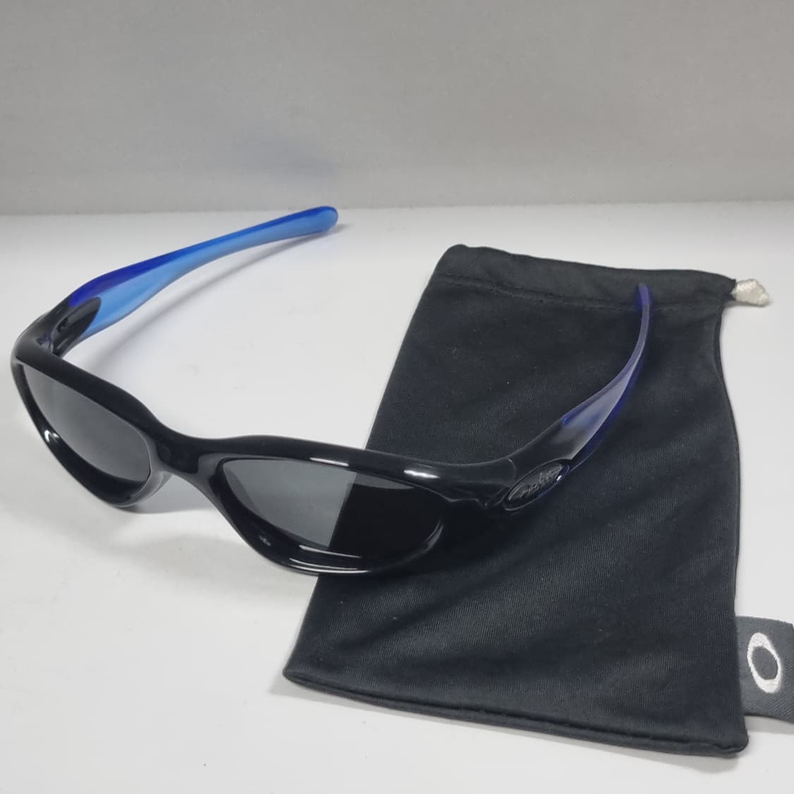 오클리 포켓(2003) 폴리쉬드 블랙 새렌즈 상품이미지1