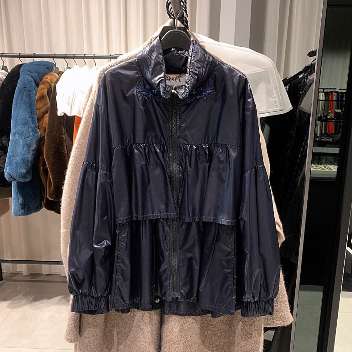 뮤베일 뮤베르 여성 네이비 비즈 디테일 바 상품이미지1