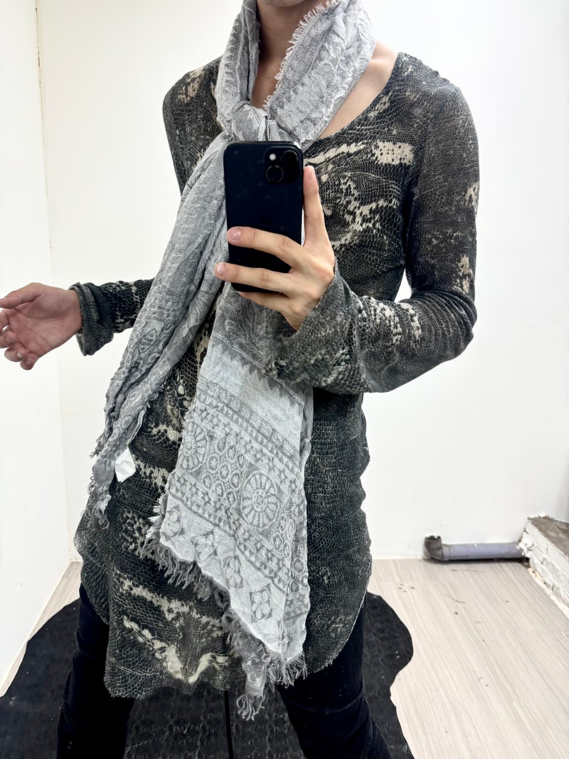 “Vintage” Grey Printing Scarf 상품이미지3