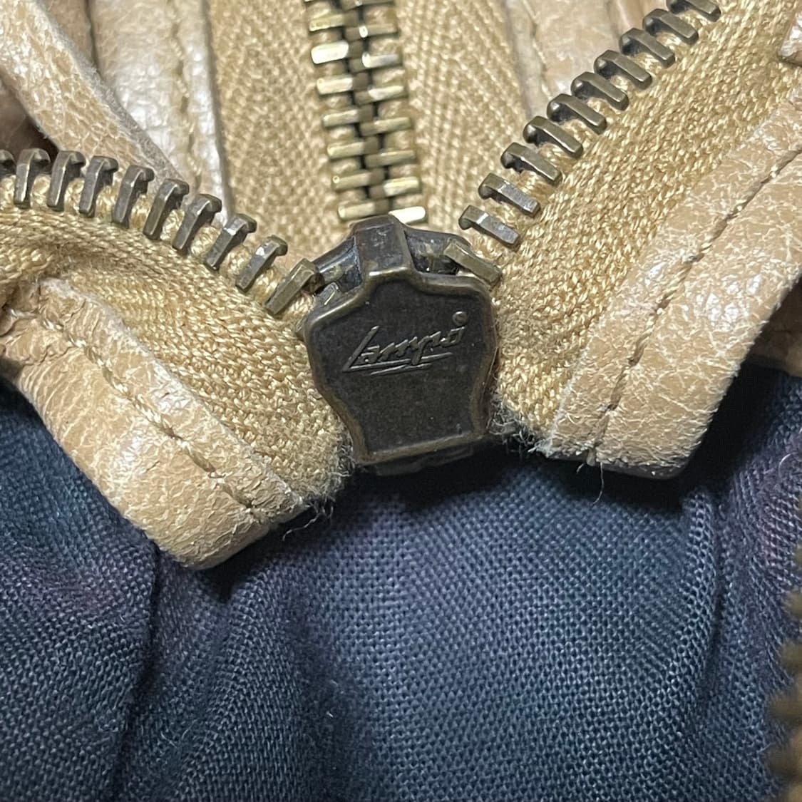 [OS] Balenciaga 레더 베이지 모터백 상품이미지7