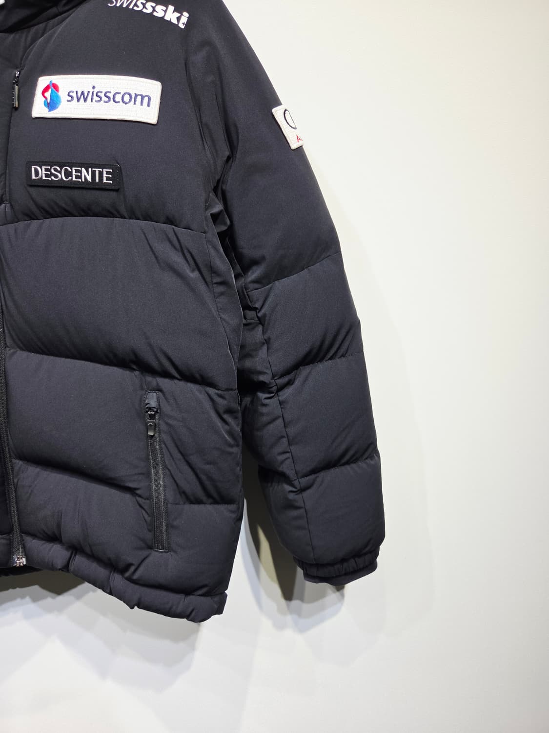 데상트 스위스 스키팀 오리털 숏패딩 상품이미지5