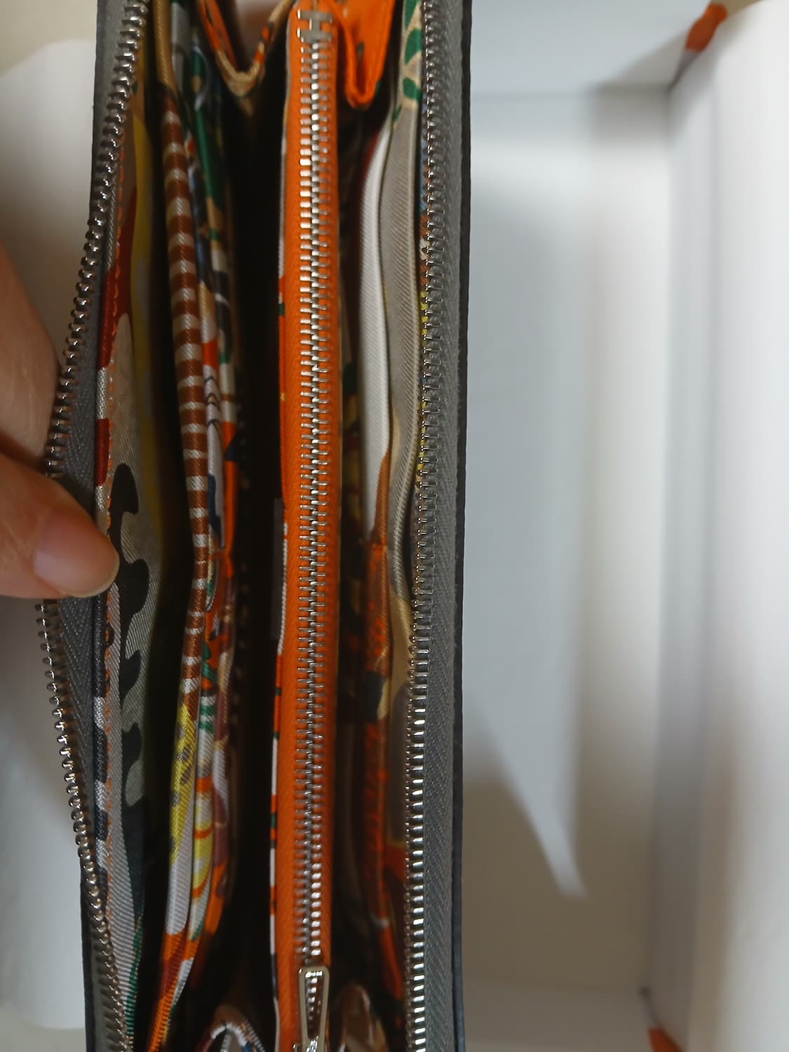 정품 새제품 에르메스 실크인 클래식 지퍼 장지갑 에버컬러 그리스 메이어 상품이미지8